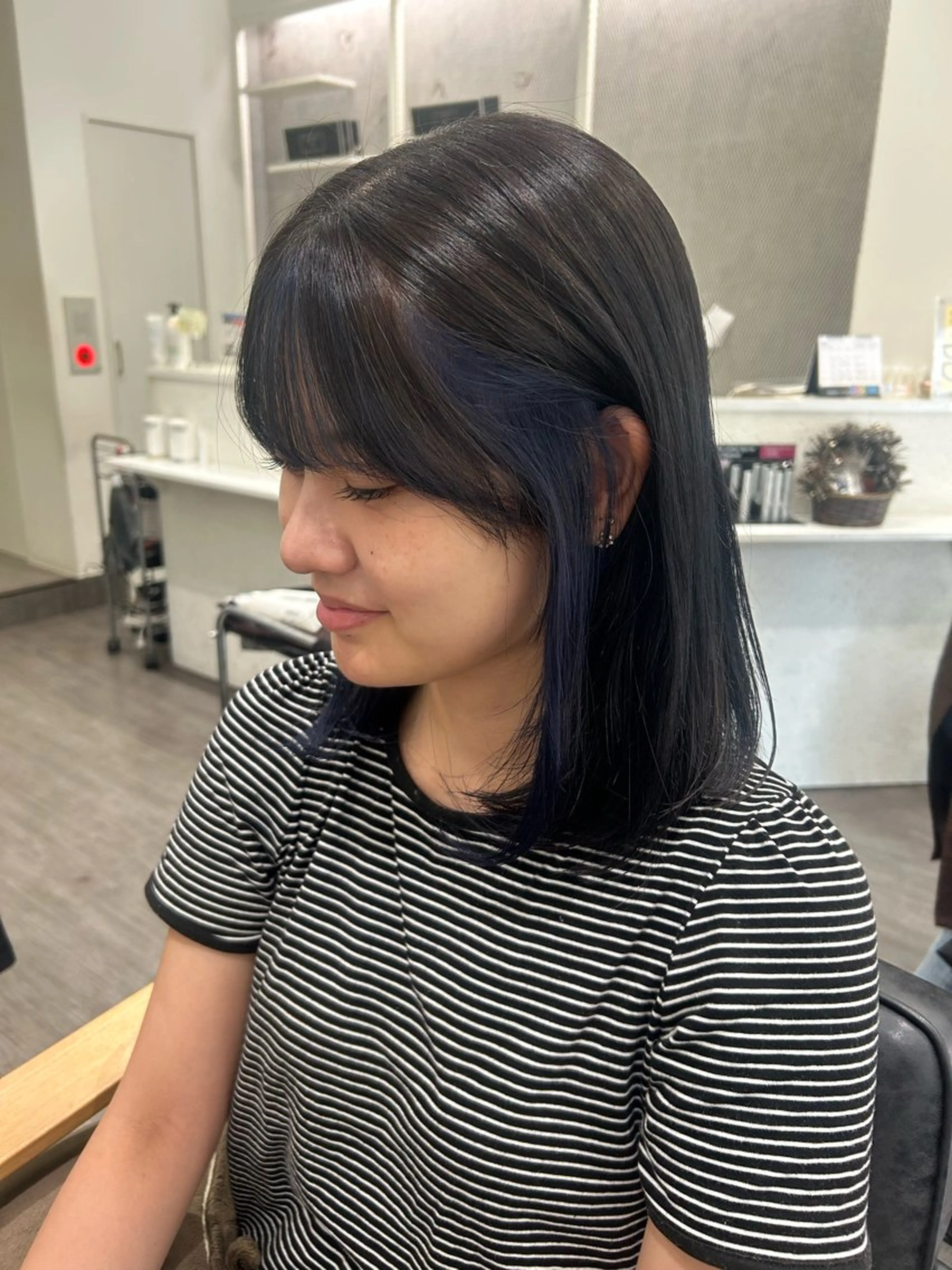 ミディアム カラー ヘアアレンジ ブルーカラー デザインカラー ヘアカラー トリートメント cocotte 💟草間紫音💟のヘアスタイル