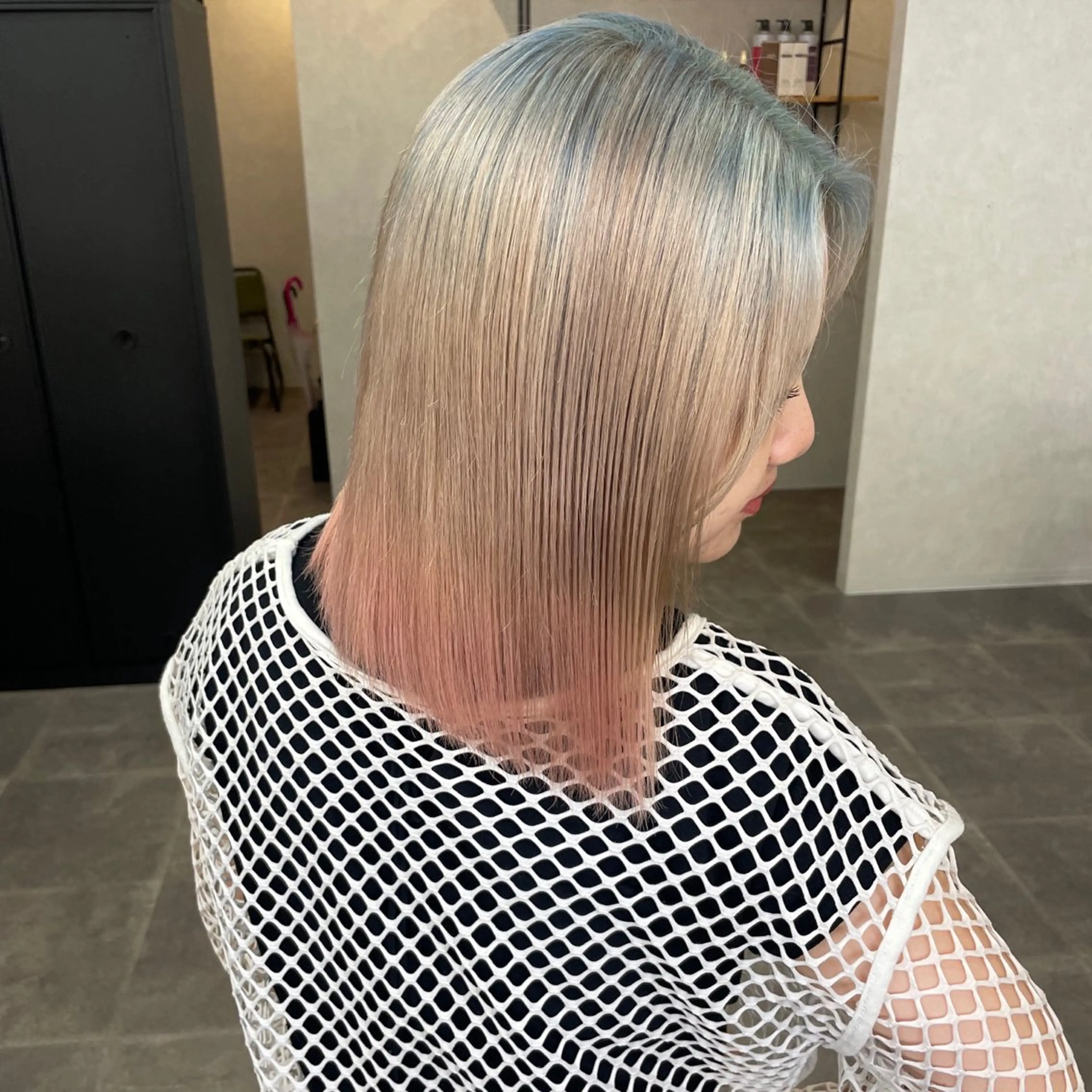 ミディアム ヘアカラー ハイトーン カラーのヘアスタイル