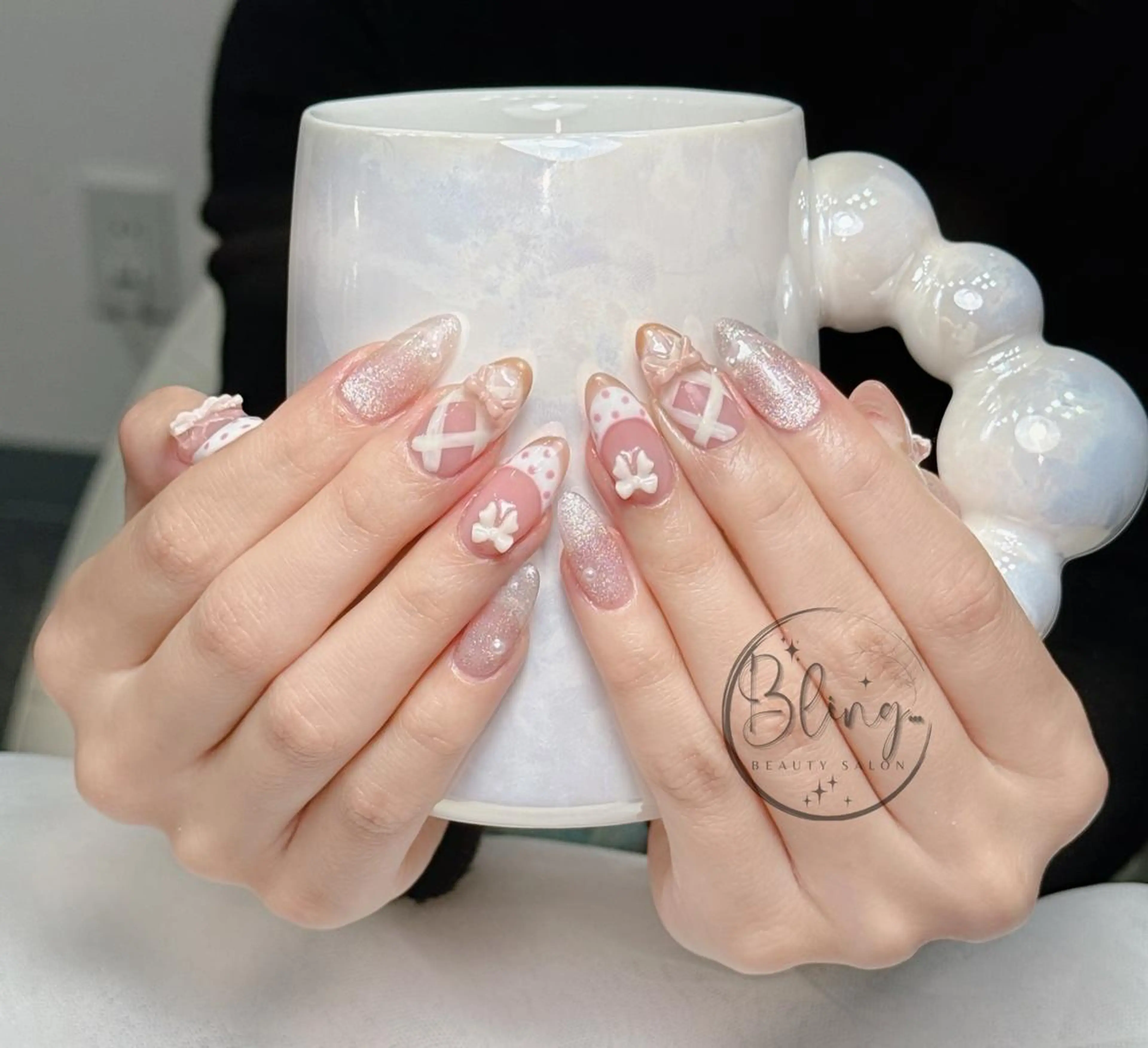 ロング 韓国風ヘア ハンドネイル ニュ クインのネイルデザイン