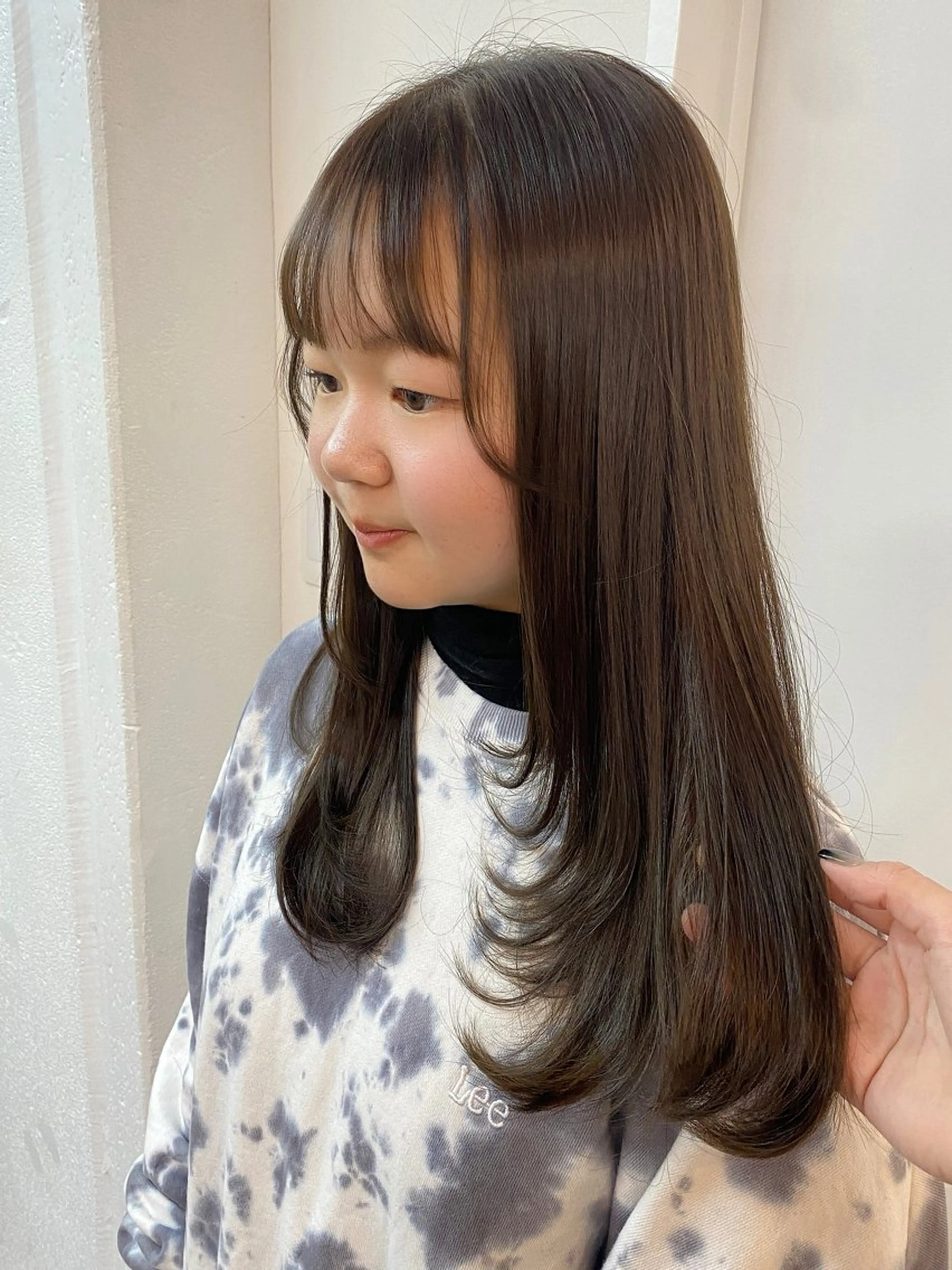 ロング レイヤーカット 綾香 /透明感カラーのヘアスタイル