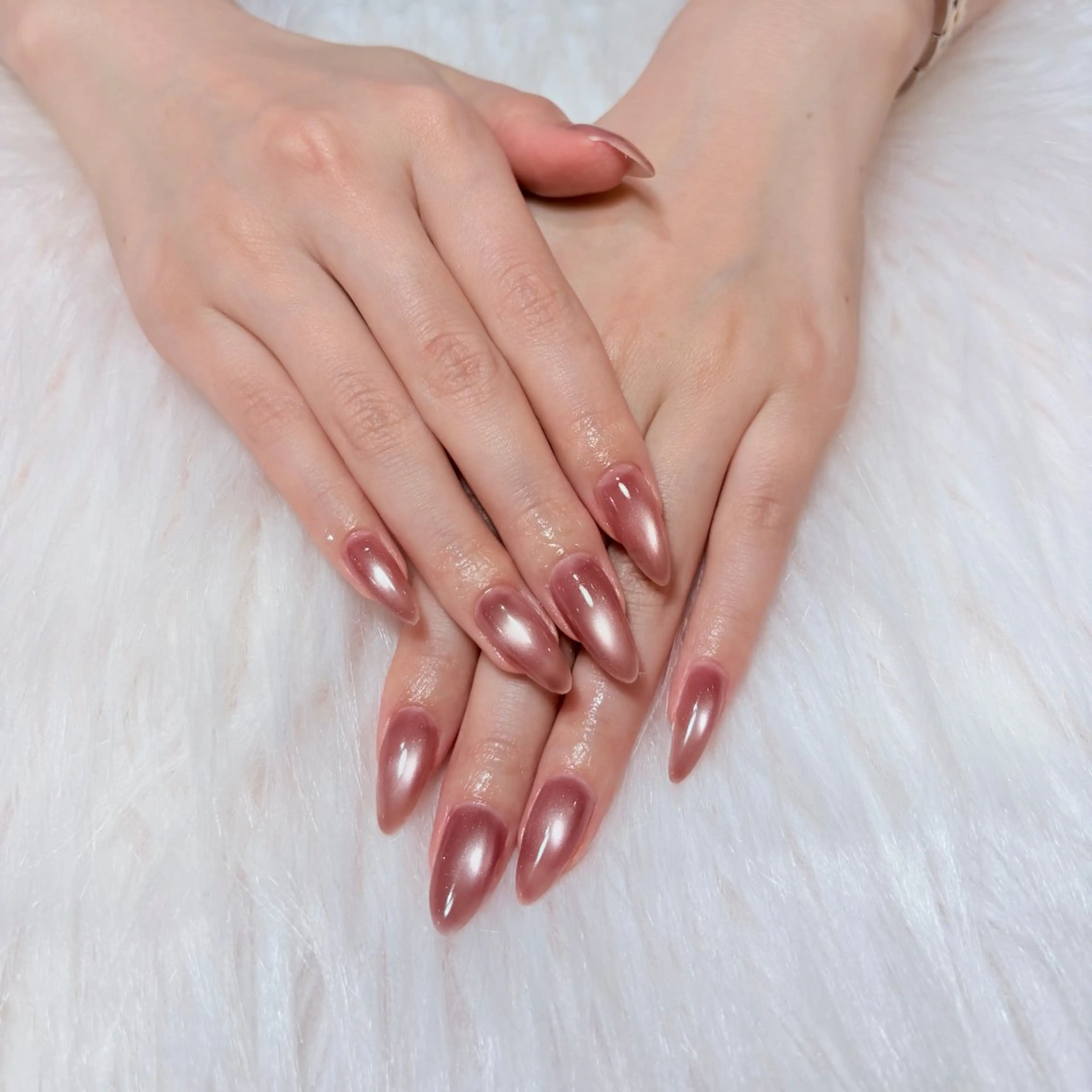 ネイル ハンドネイル 𝐴𝑘𝑎𝑟𝑖 🤎のネイルデザイン