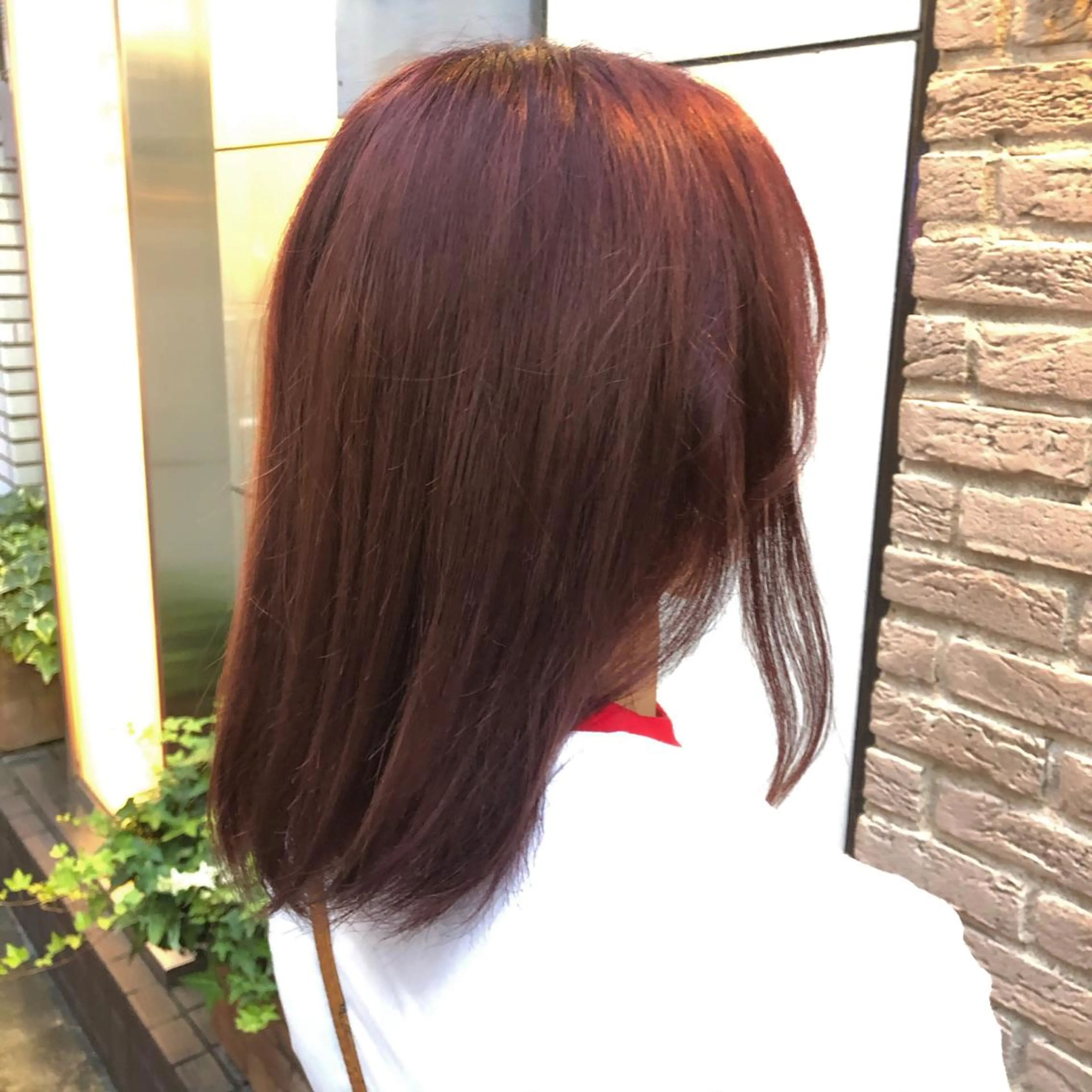 ミディアム カラー レッドカラー ，comma momoka🪄のヘアスタイル