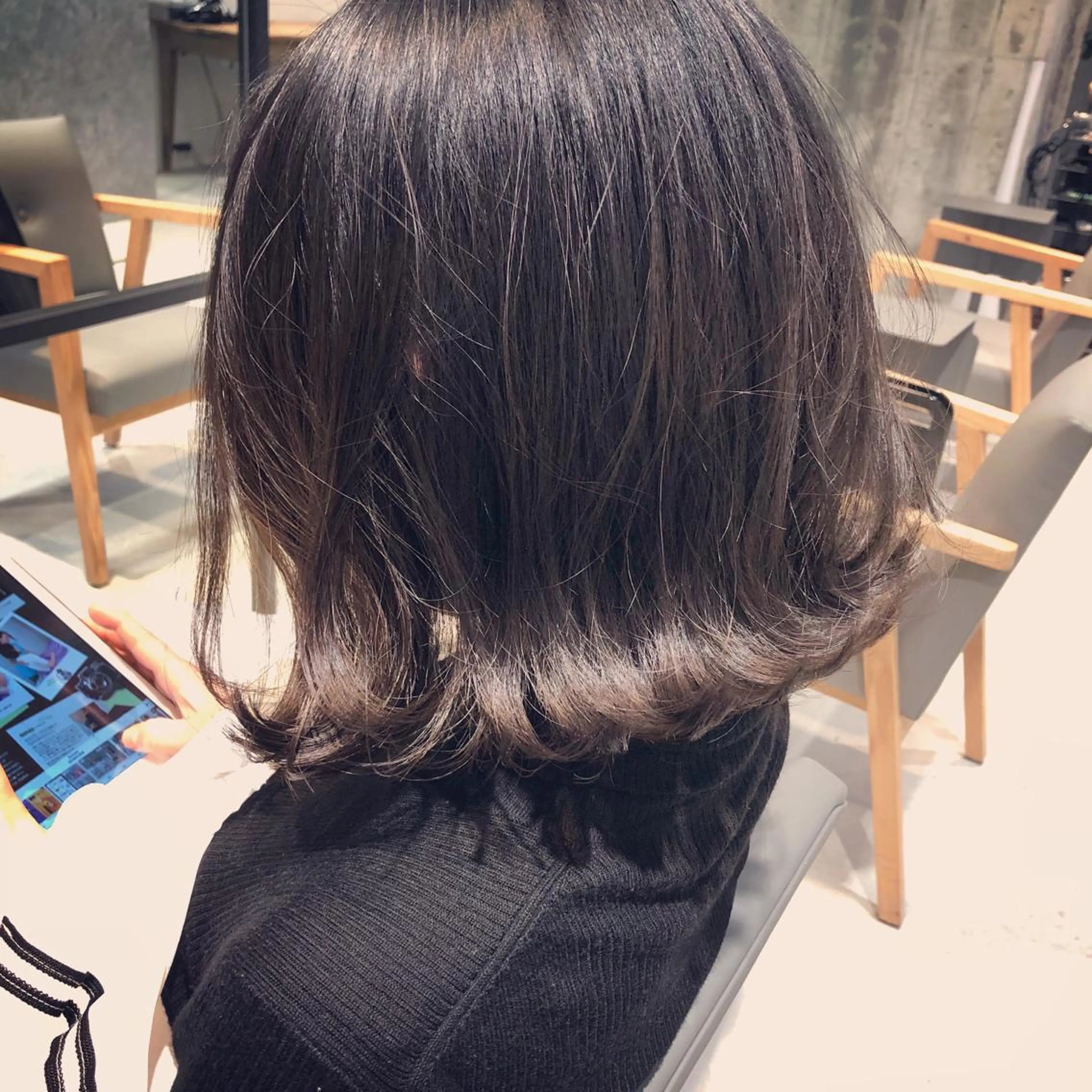 ミディアム カラー 外ハネヘア カット ヘアカラー トリートメント 髪質改善🌈縮毛矯正 荻原　達矢のヘアスタイル