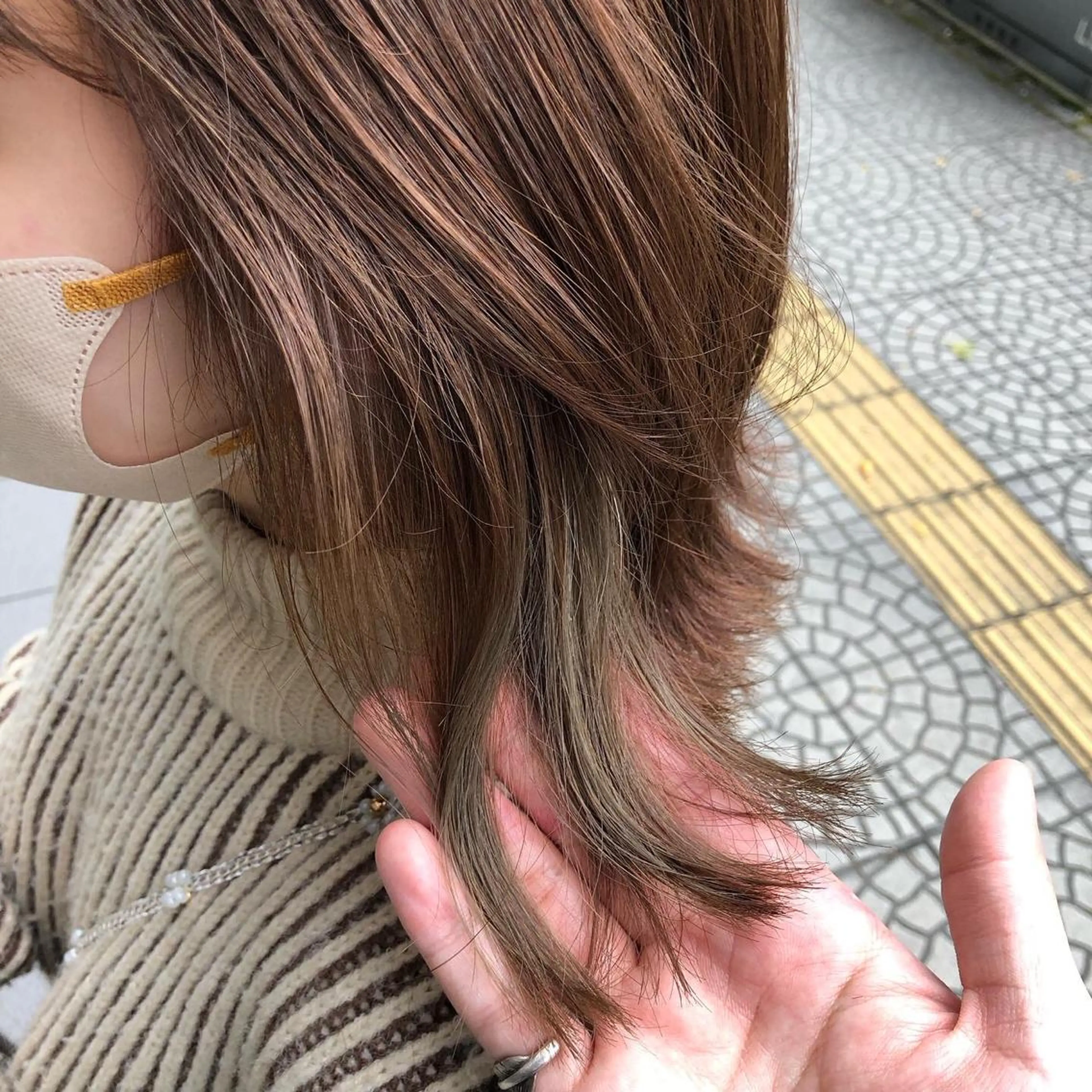 ミディアム ハイライト 外ハネヘア カット ヘアカラー Glanz hair所属・Glanz hair 坂牛匠のヘアスタイル