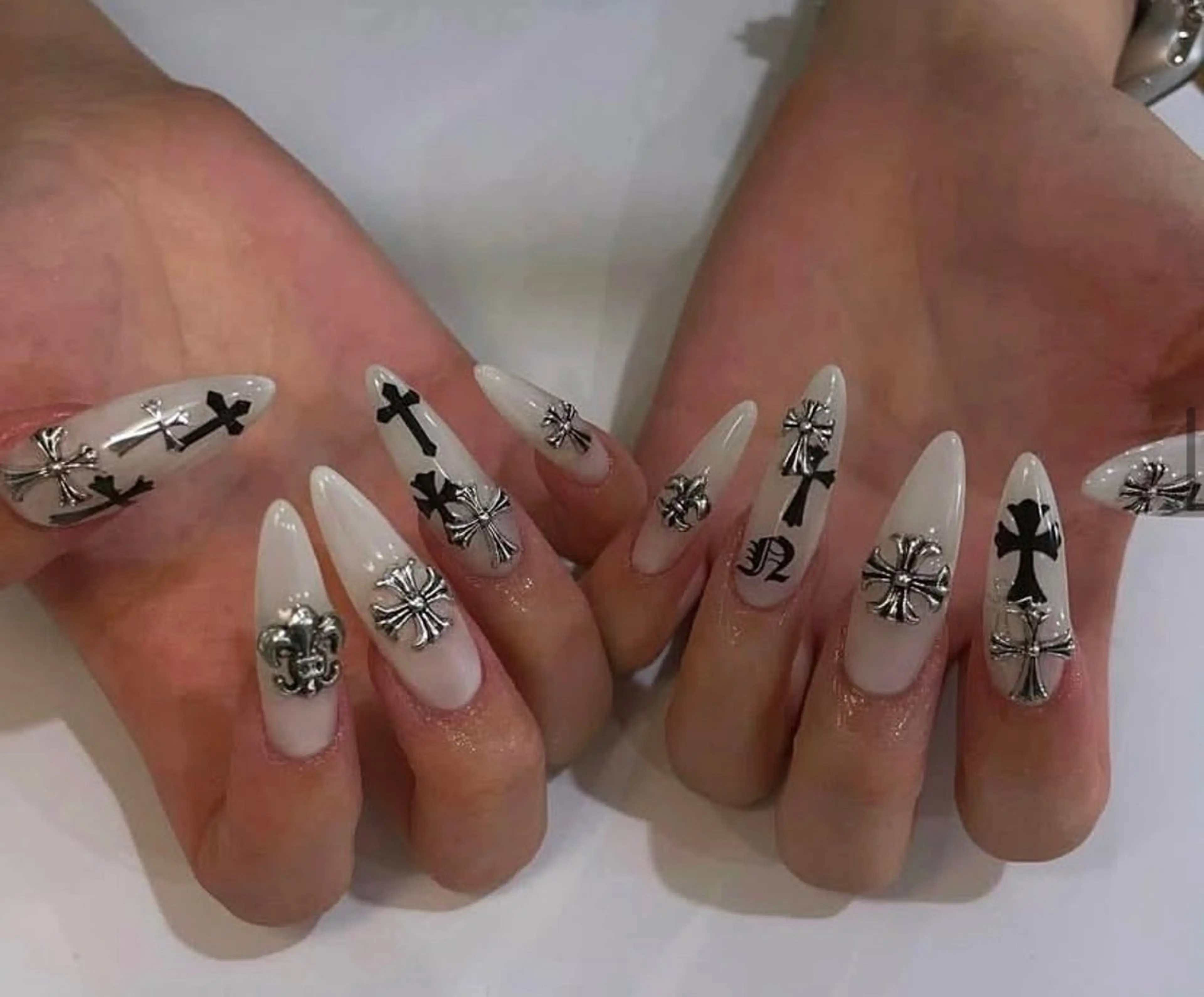 ネイル Hin Nail Osaka所属・Hin Nailsのネイルデザイン