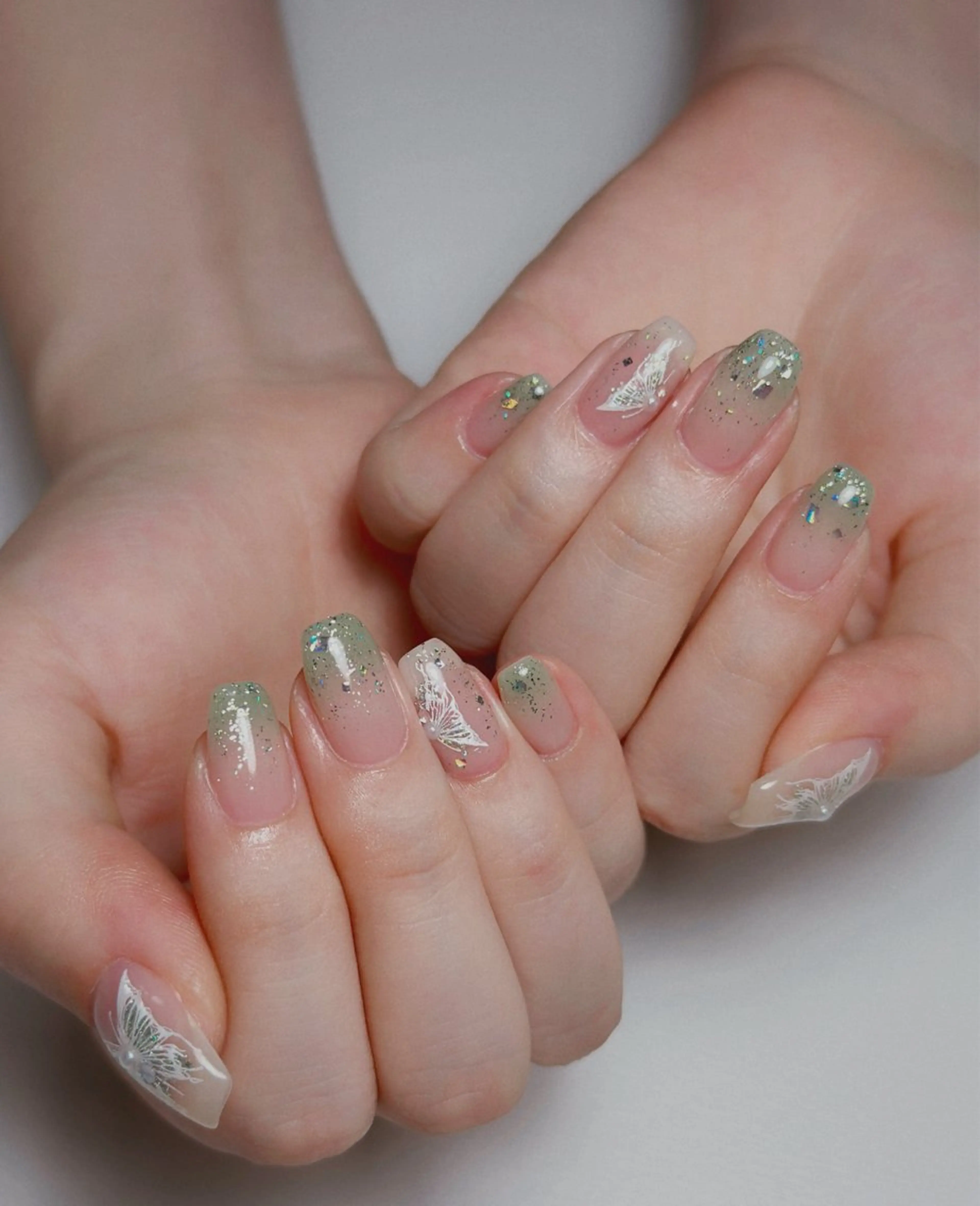 ネイル オーロラネイル 長さ出し フットネイル ラメ(グリッター) ラメグラデーション ハンドネイル 👍thumbs up nail👍のネイルデザイン