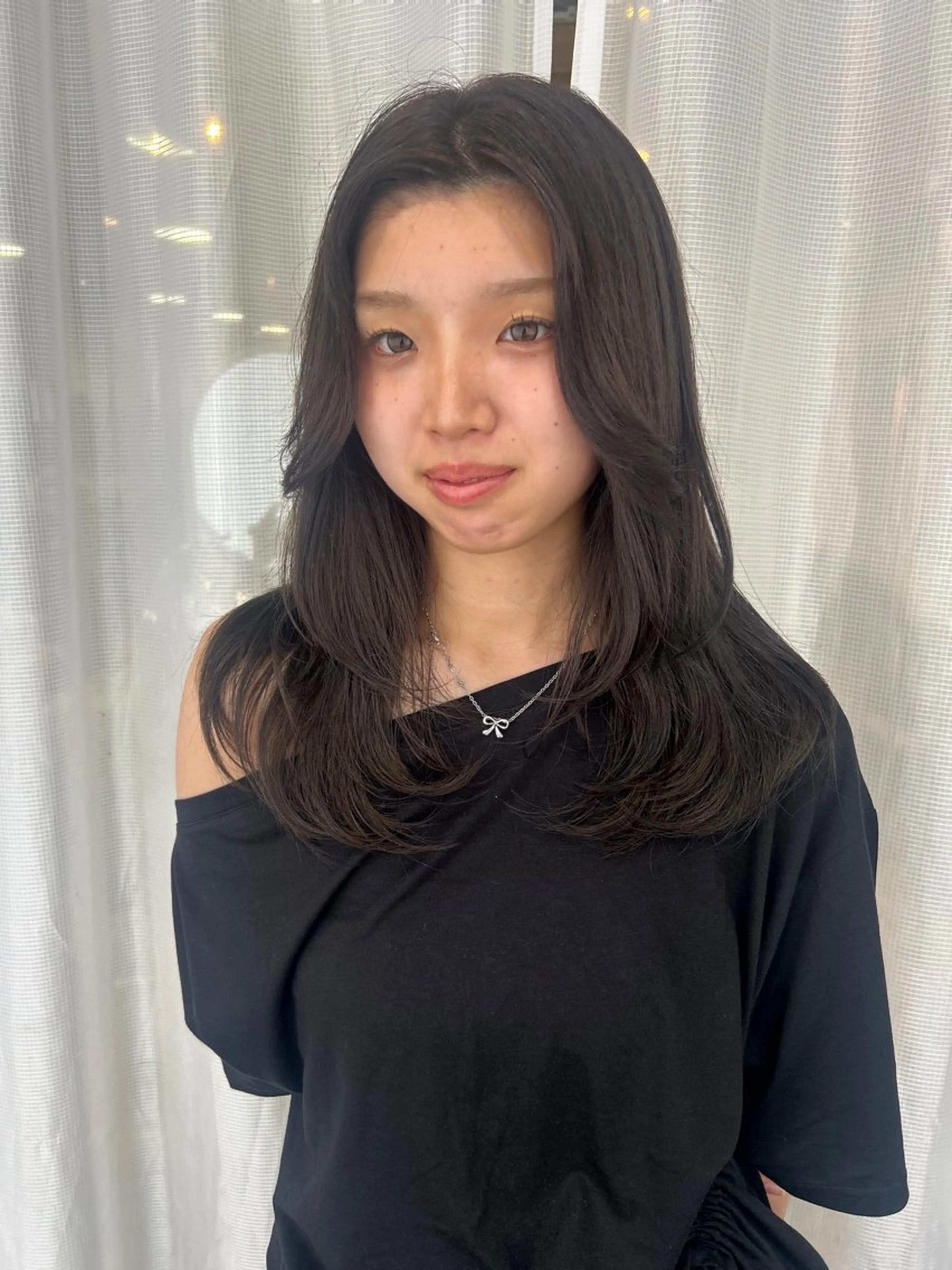 セミロング カラー ダークグレー ダークグレージュ ダブルカラー グレージュ ヘアカラー 【 pia 】 とものヘアスタイル