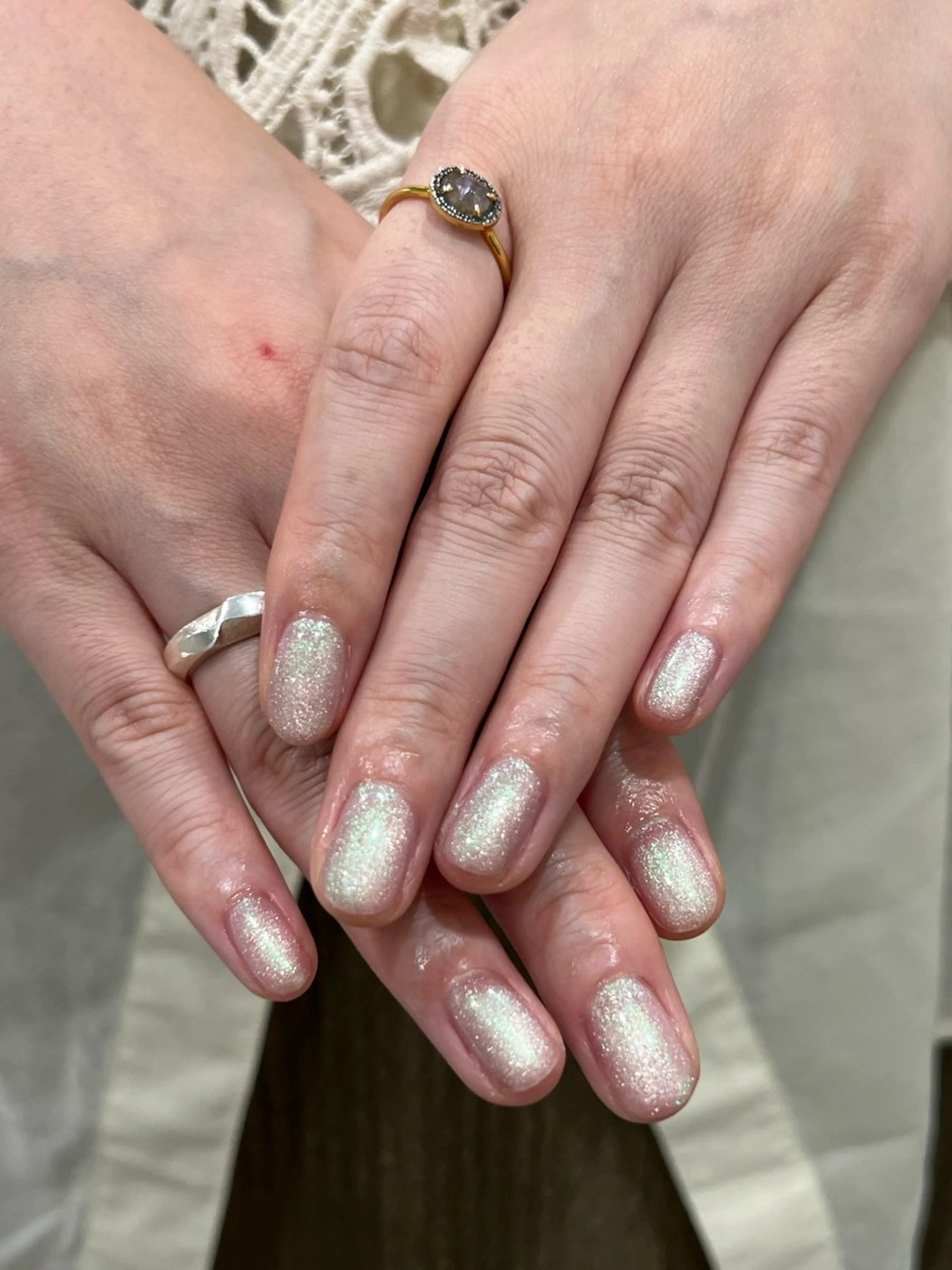 ネイル オーロラネイル グリーン マグネットネイル マグネットワンカラー ワンカラーネイル J.O.NAILS所属・📍銀座 💅🏼yuriのネイルデザイン