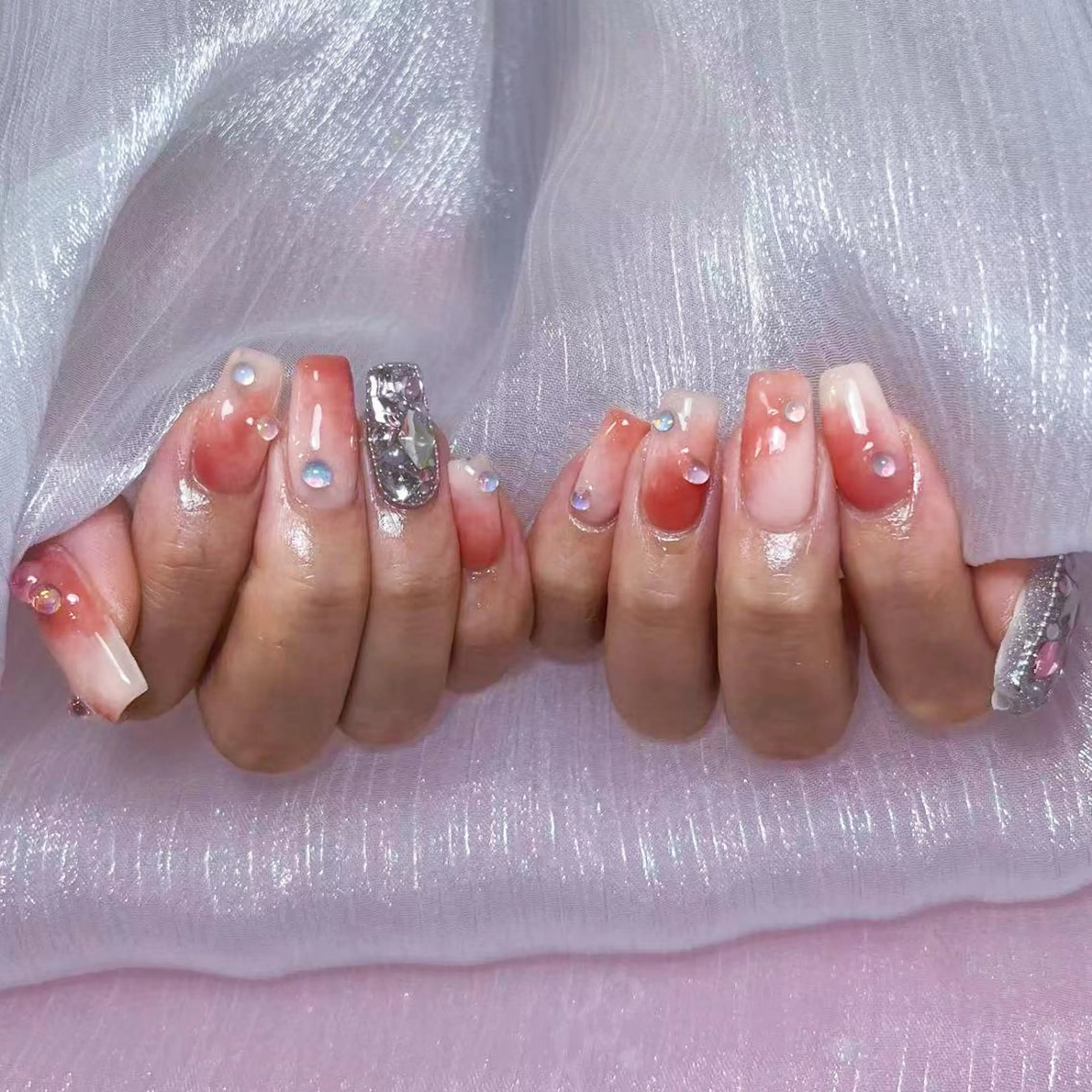 ネイル アートネイル オーロラネイル フラッシュネイル ガーリー キラキラネイル ハンドネイル Diamond NAIL💝のネイルデザイン