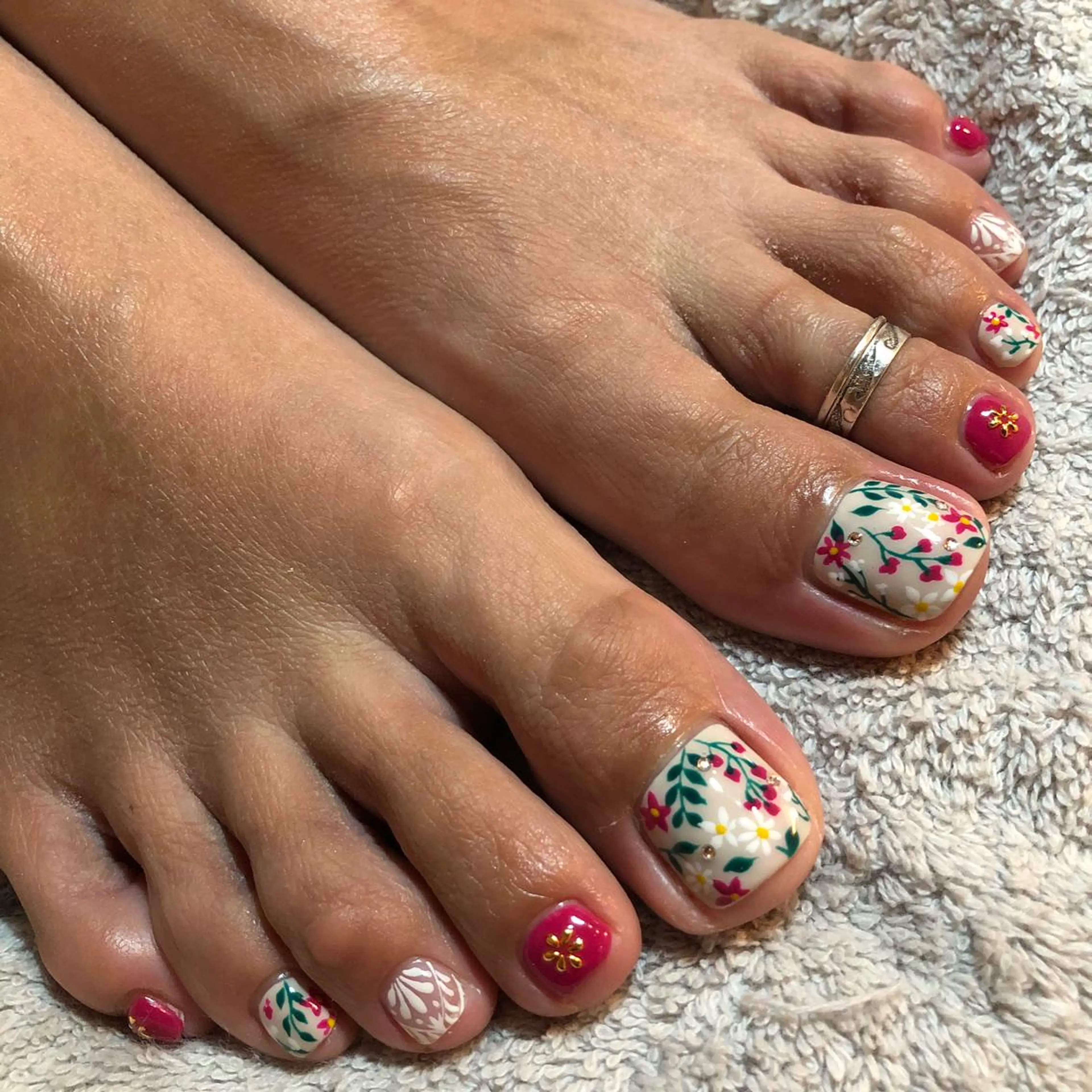 ネイル フットネイル g-up nail所属・米田 律子のネイルデザイン