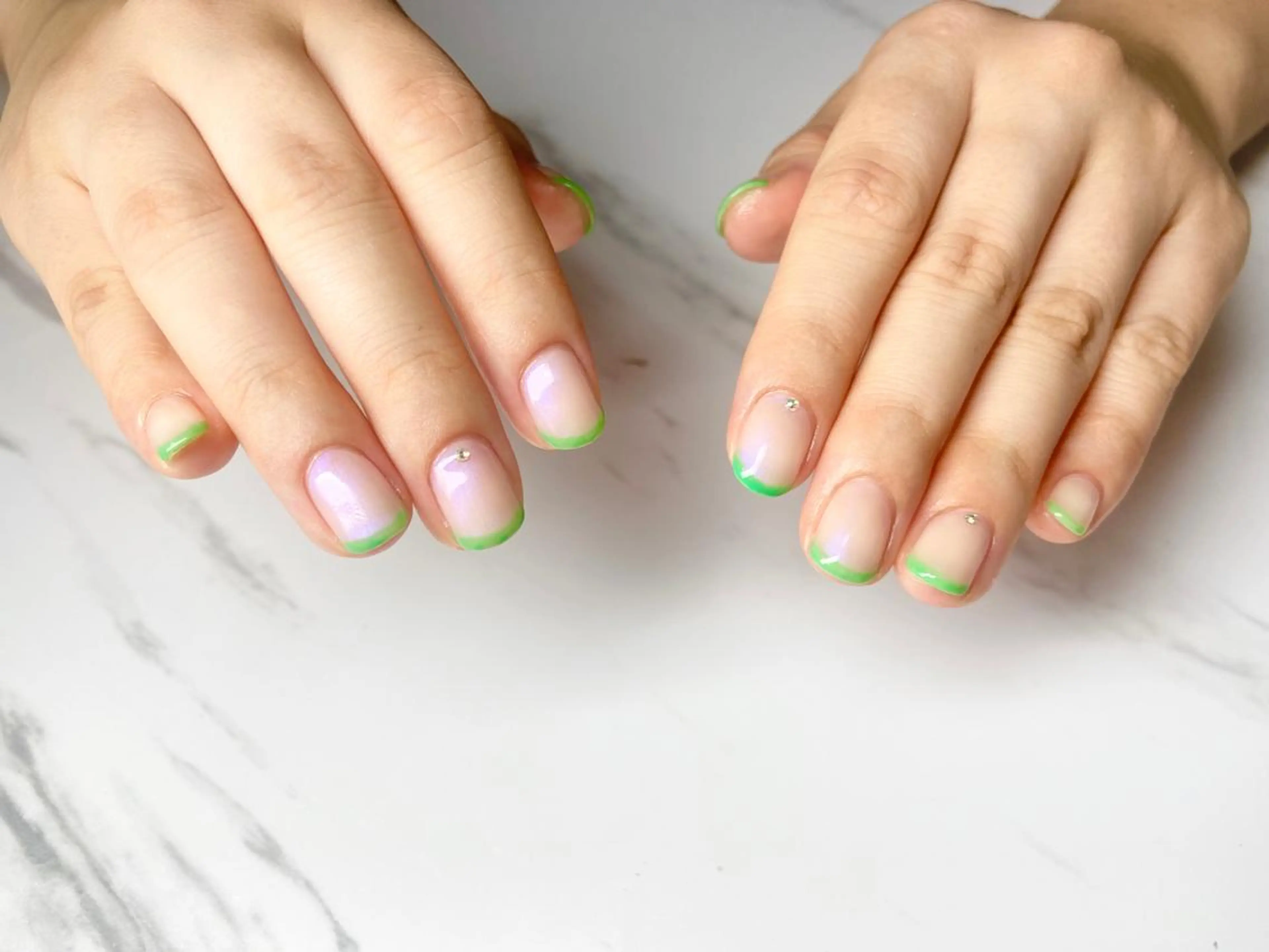 ショート カラー パーマ ヘアアレンジ メンズ キッズ ネイル マツエク・マツパ フレンチネイル ネイリスト シンのネイルデザイン