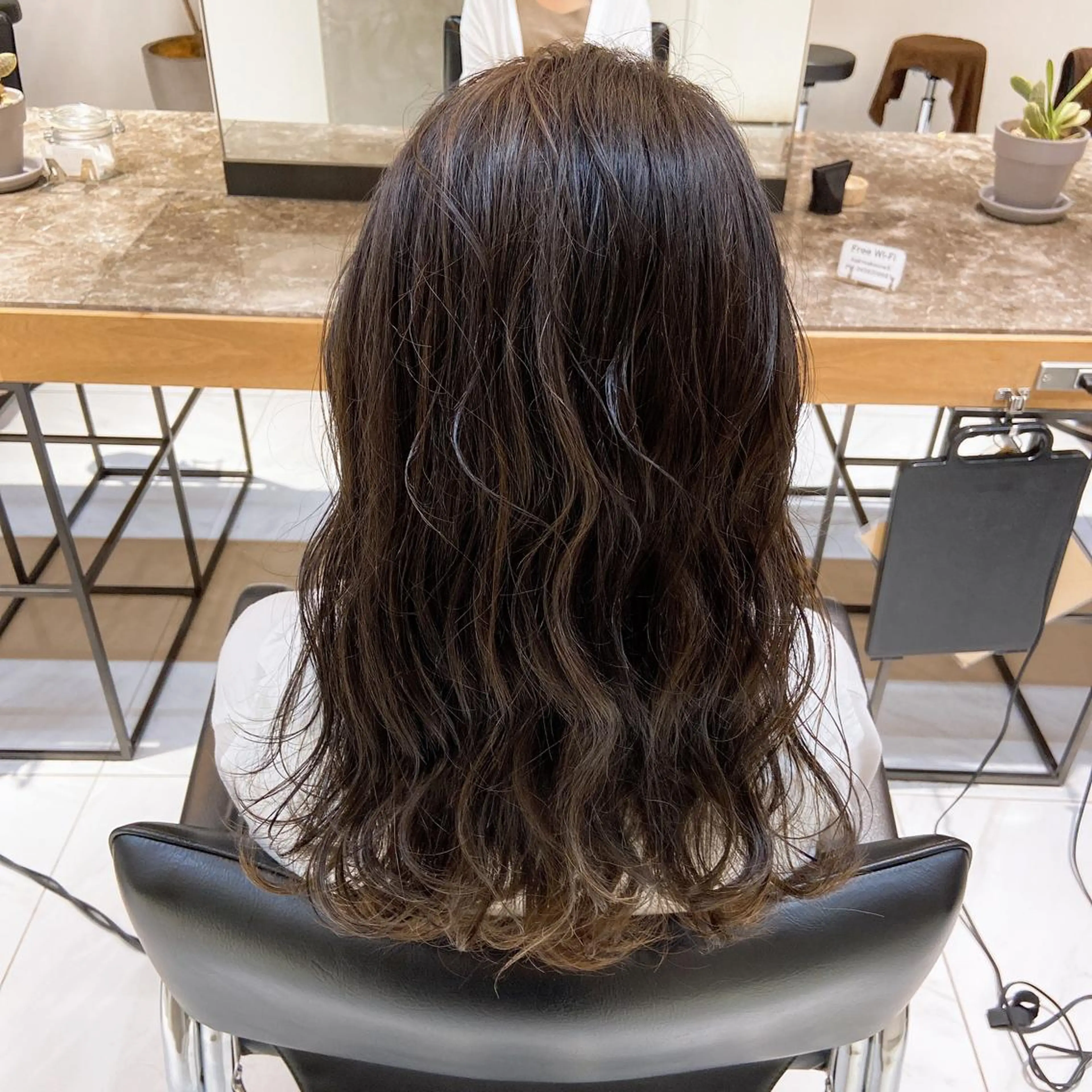 ロング カラー バレイヤージュ ハイライトカラー ハイライト レイヤーカット apollo  yokohama 横浜店所属・APOLLO♡ ＭＩＯのヘアスタイル
