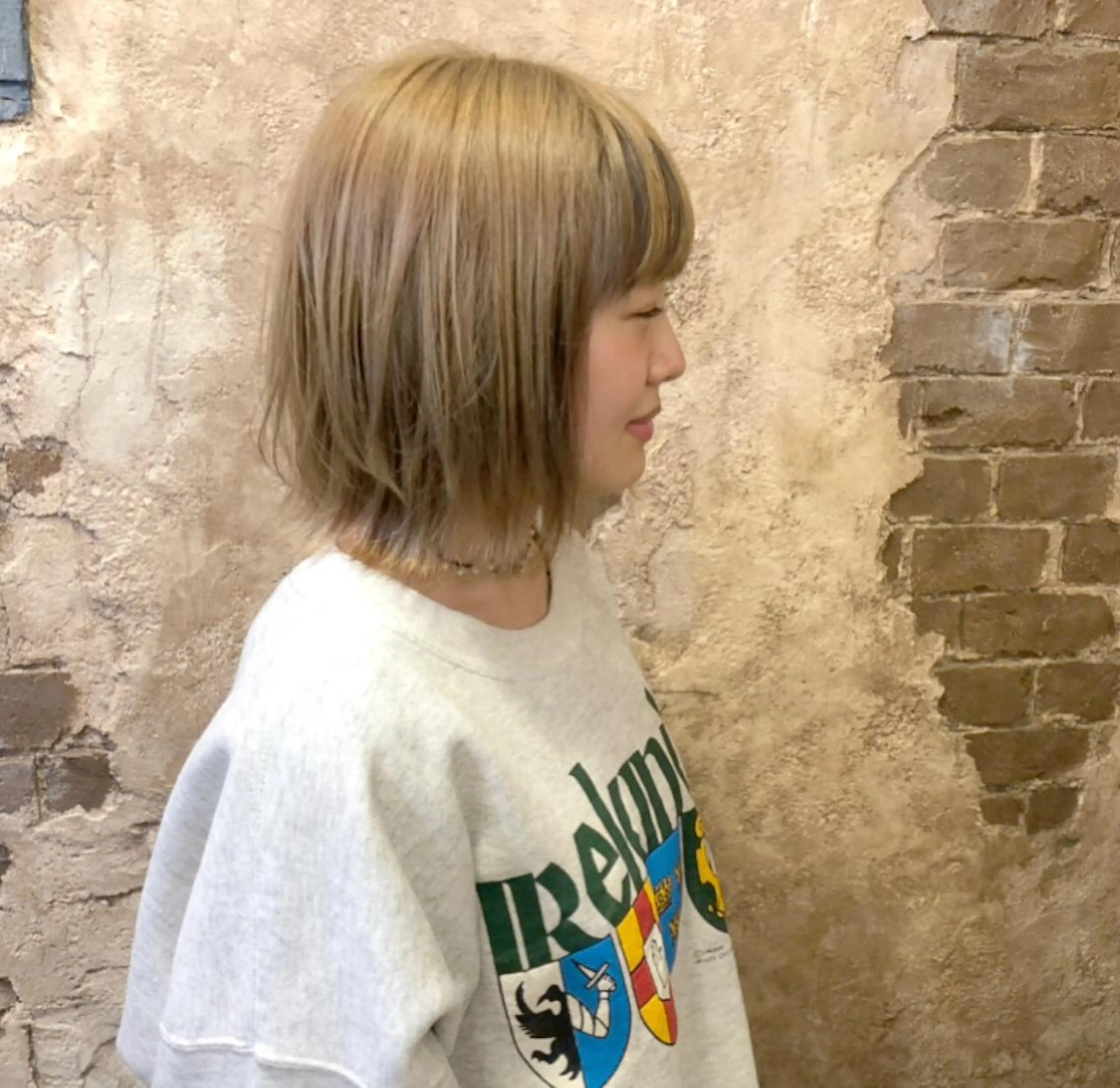 ショート カラー ブリーチ、パーマ 西部笑のヘアスタイル