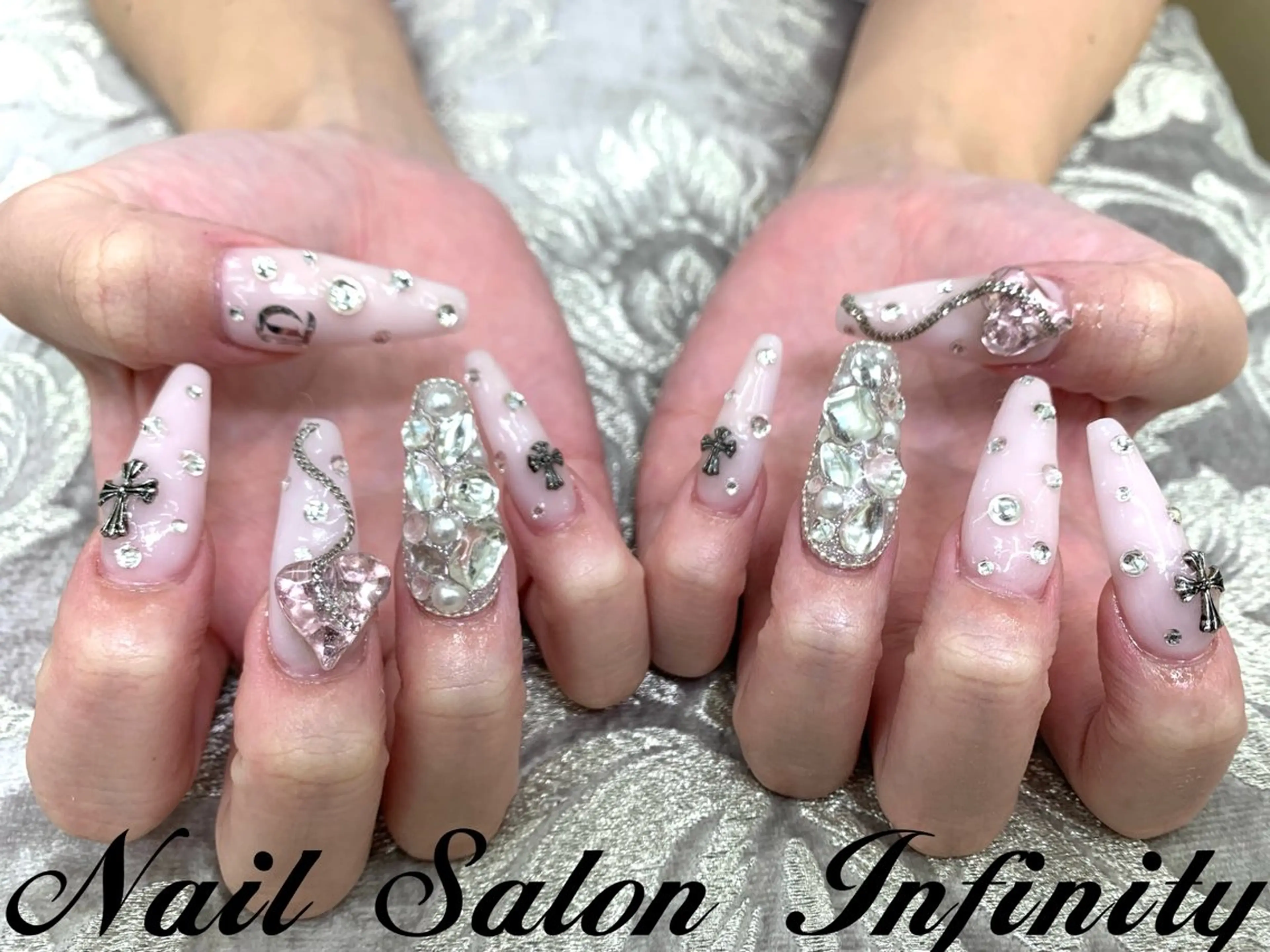 ネイル Infinity インフィニティーのネイルデザイン