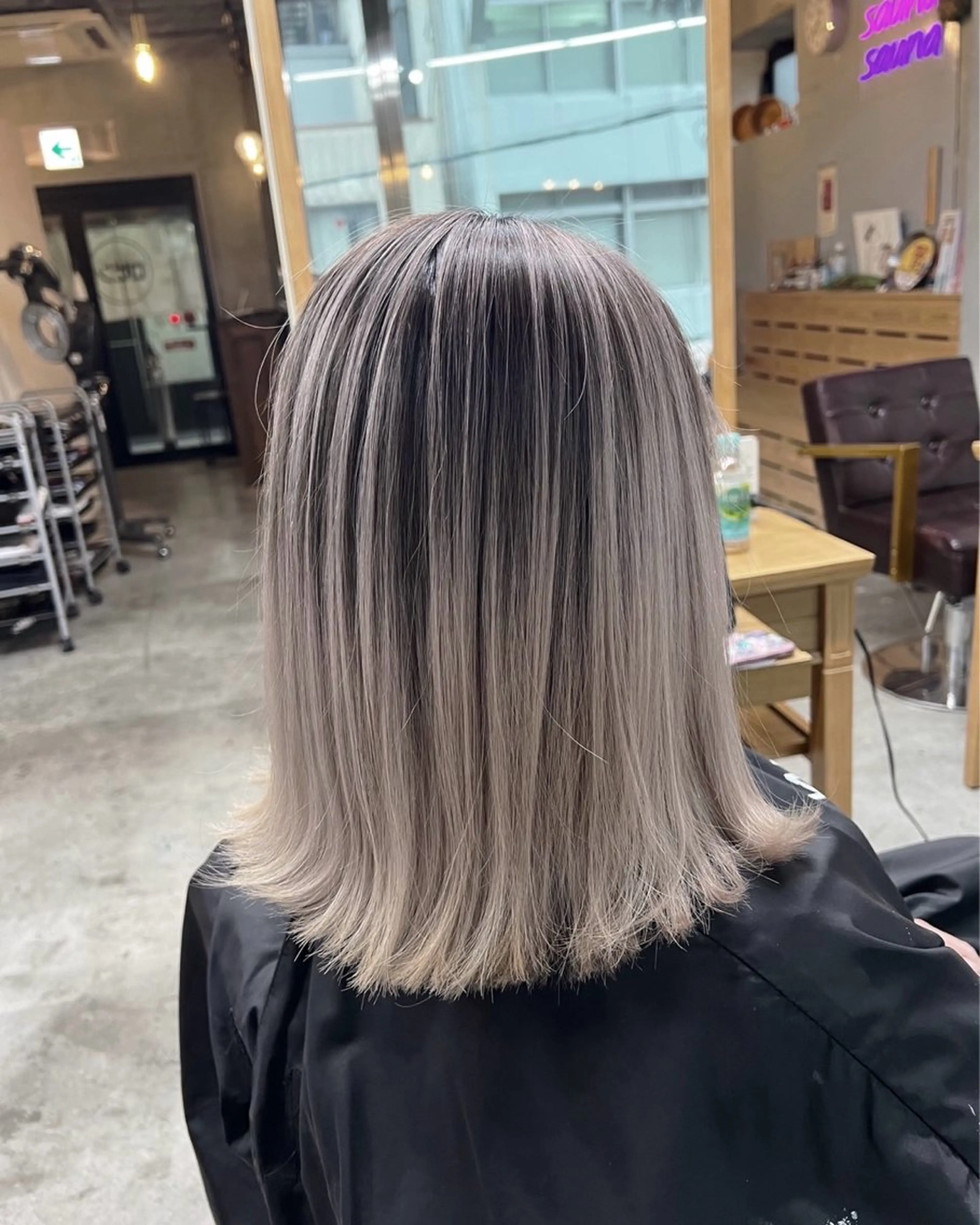 ショート カラー バレイヤージュ グレージュ レイヤーカット ヘアカラー トリートメント ROBIN所属・指名数No.1 /NAOYAのヘアスタイル