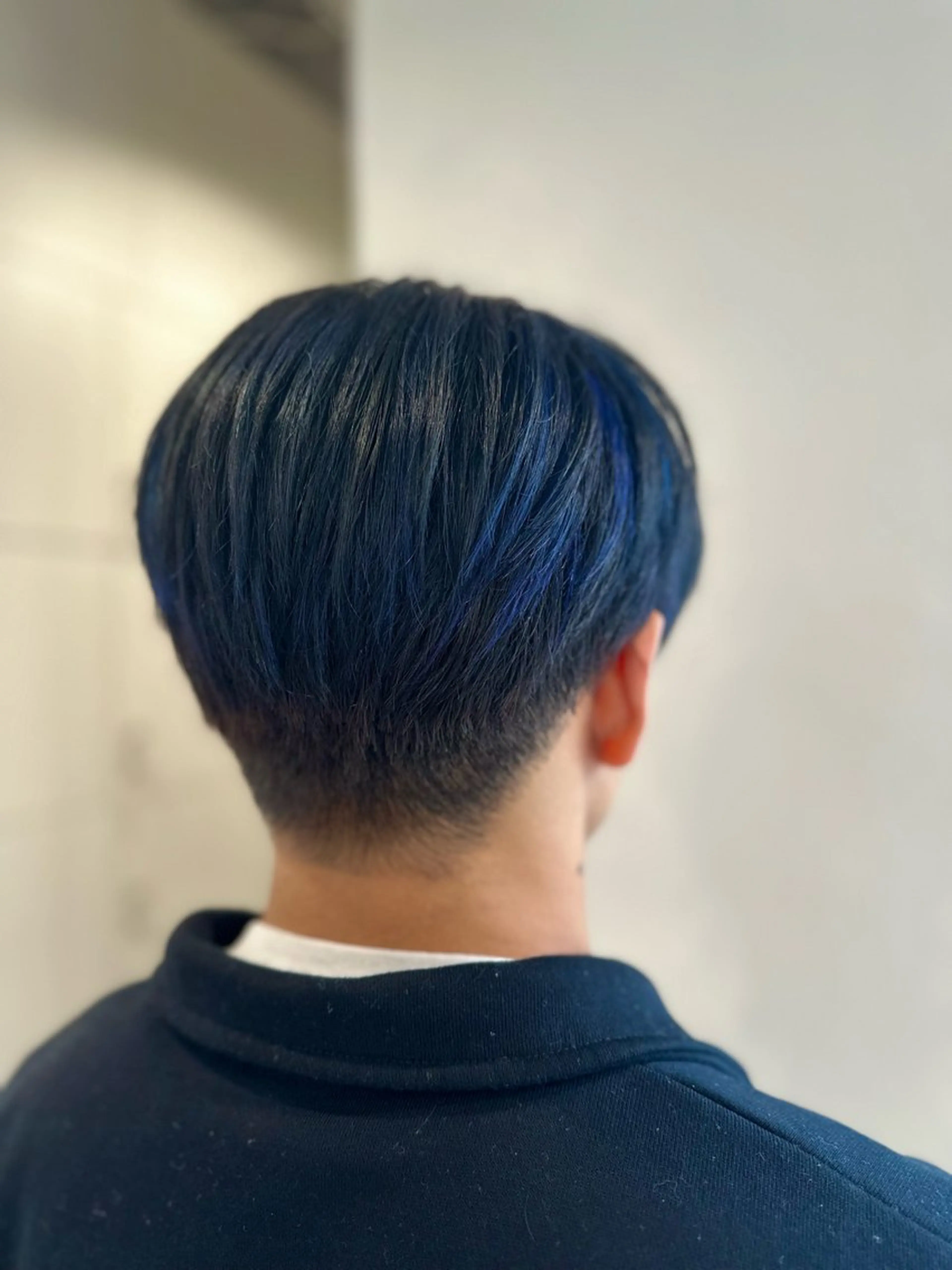 ショート カラー メンズ メンズハイライト ブルーカラー ハイライトカラー ネイビーカラー ハイライト ヘアカラー トリートメント 特殊カラー特化 ✂️SHIAN フジのヘアスタイル