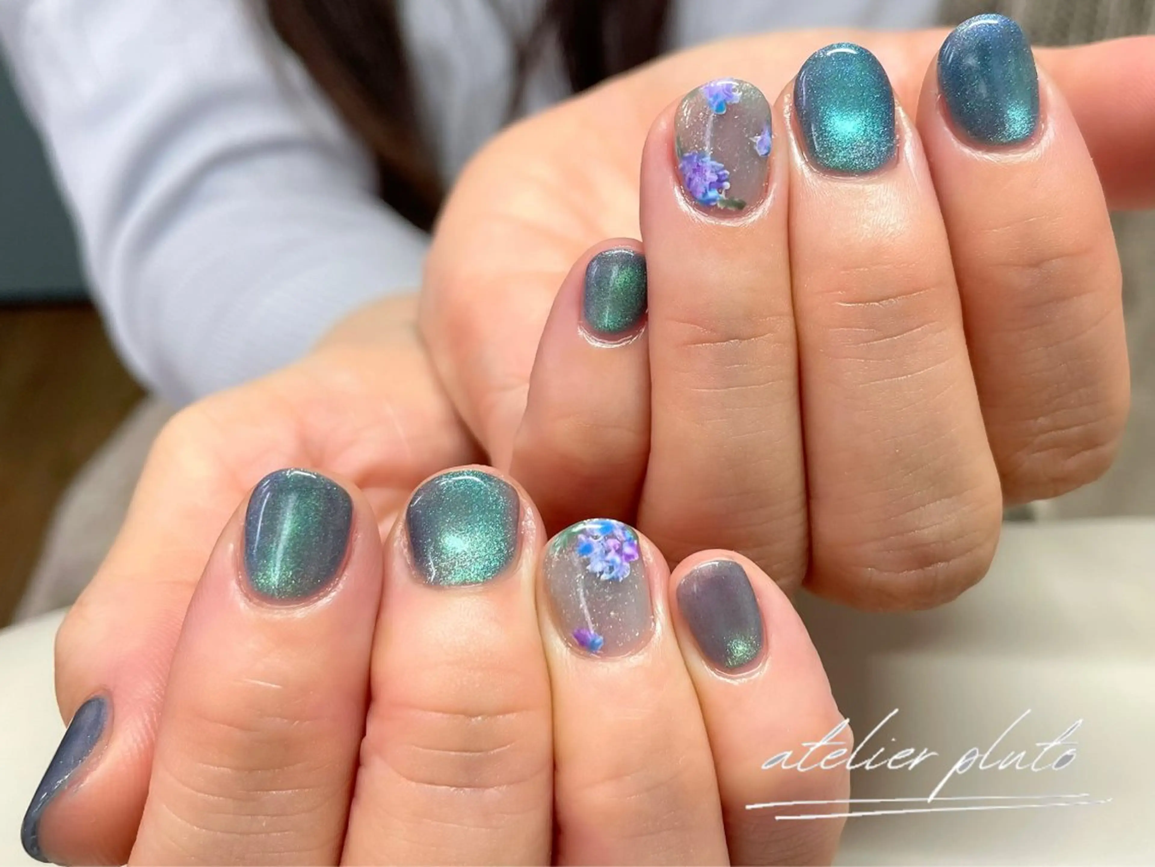 ネイル マグネットネイル ビー玉ネイル atelier plutoのネイルデザイン