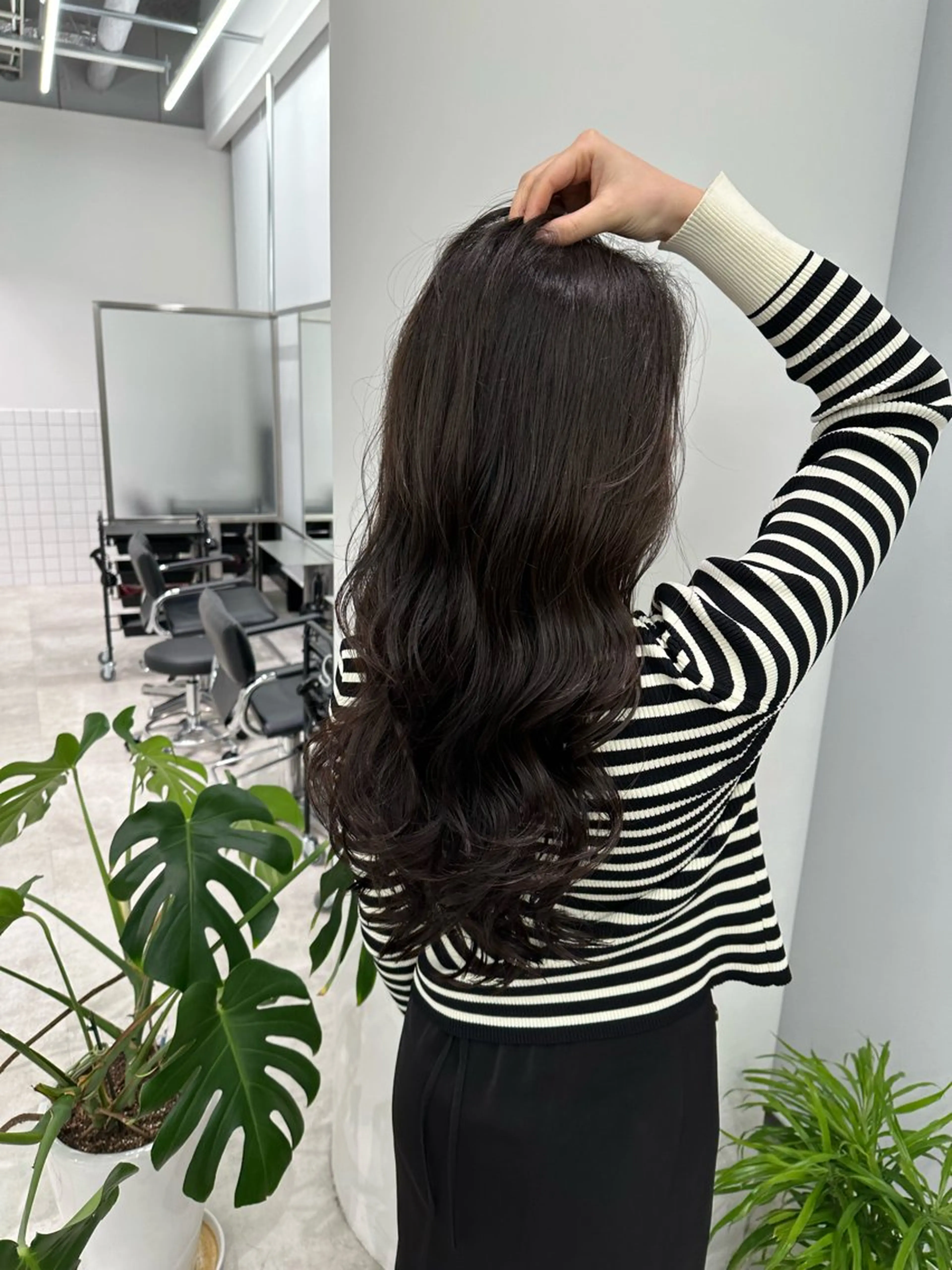 ロング パーマ ARMONY大阪店 コテ巻き風パーマのヘアスタイル