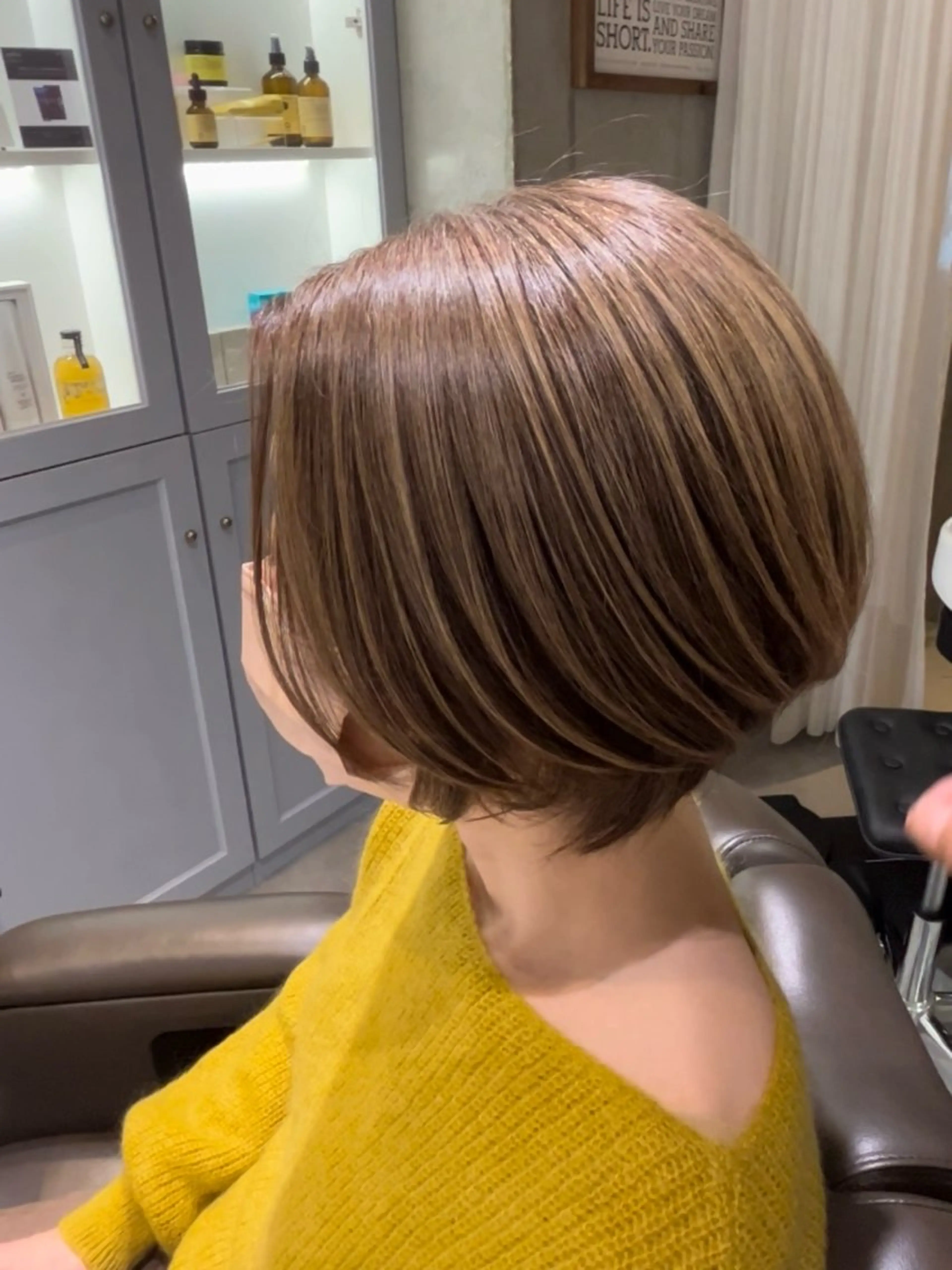 ショート ハイライト 岩尾 萌々子のヘアスタイル