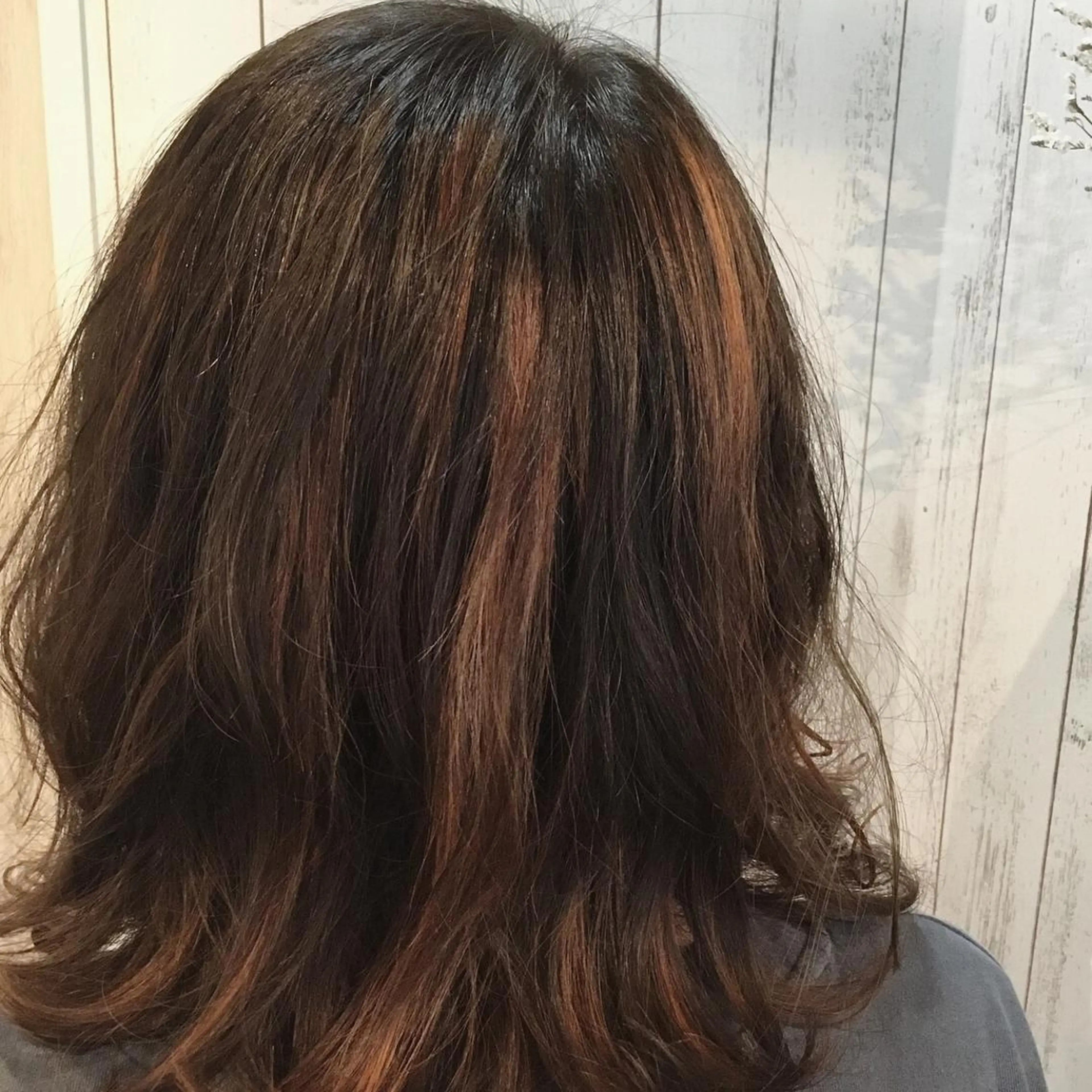 ミディアム カラー パーマ embrace エンブレイスのヘアスタイル