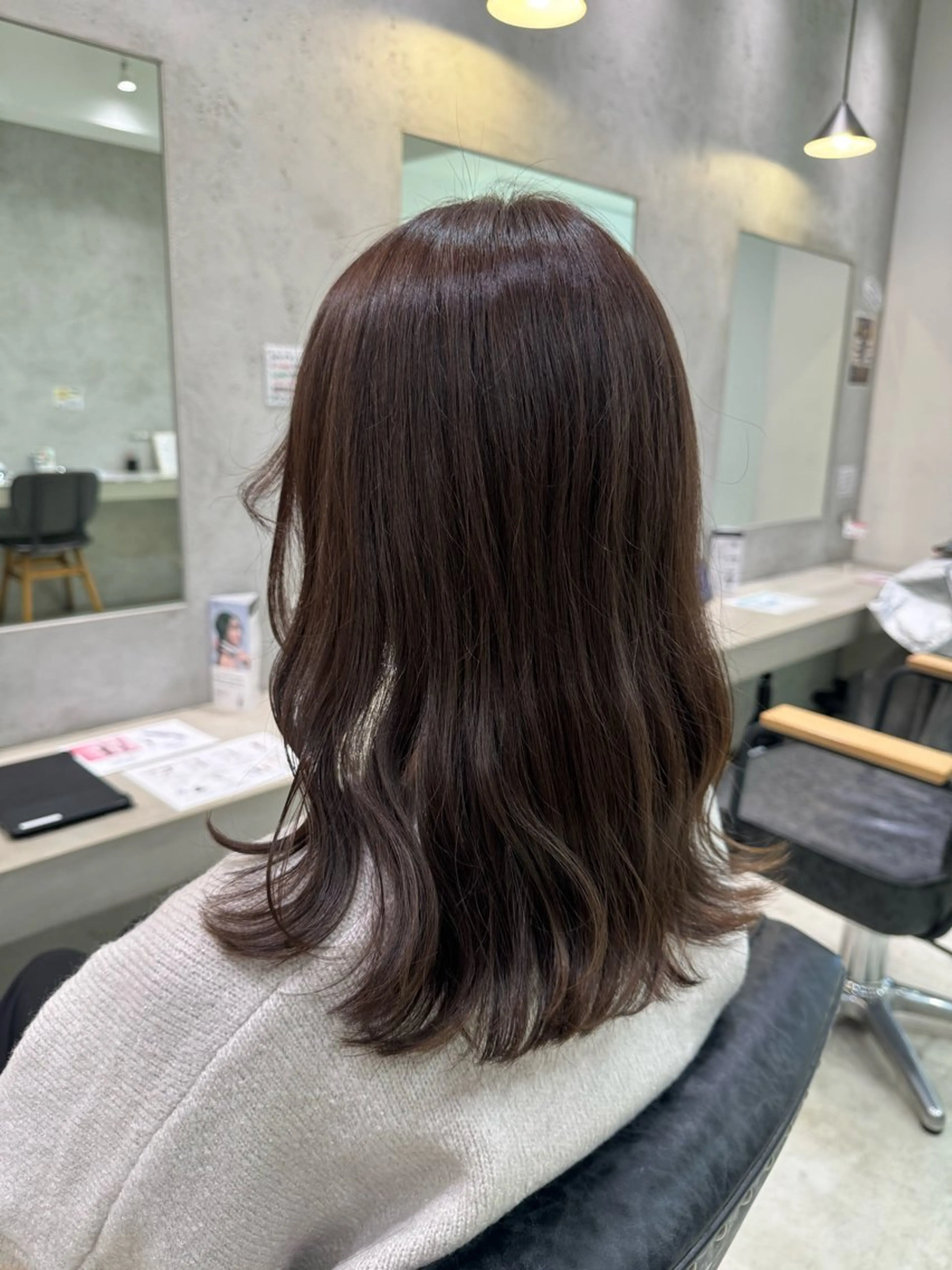 セミロング カラー ブラウンカラー 透明感カラー ラベンダーカラー ラベンダーブラウン カット ヘアカラー トリートメント 神野 れなのヘアスタイル