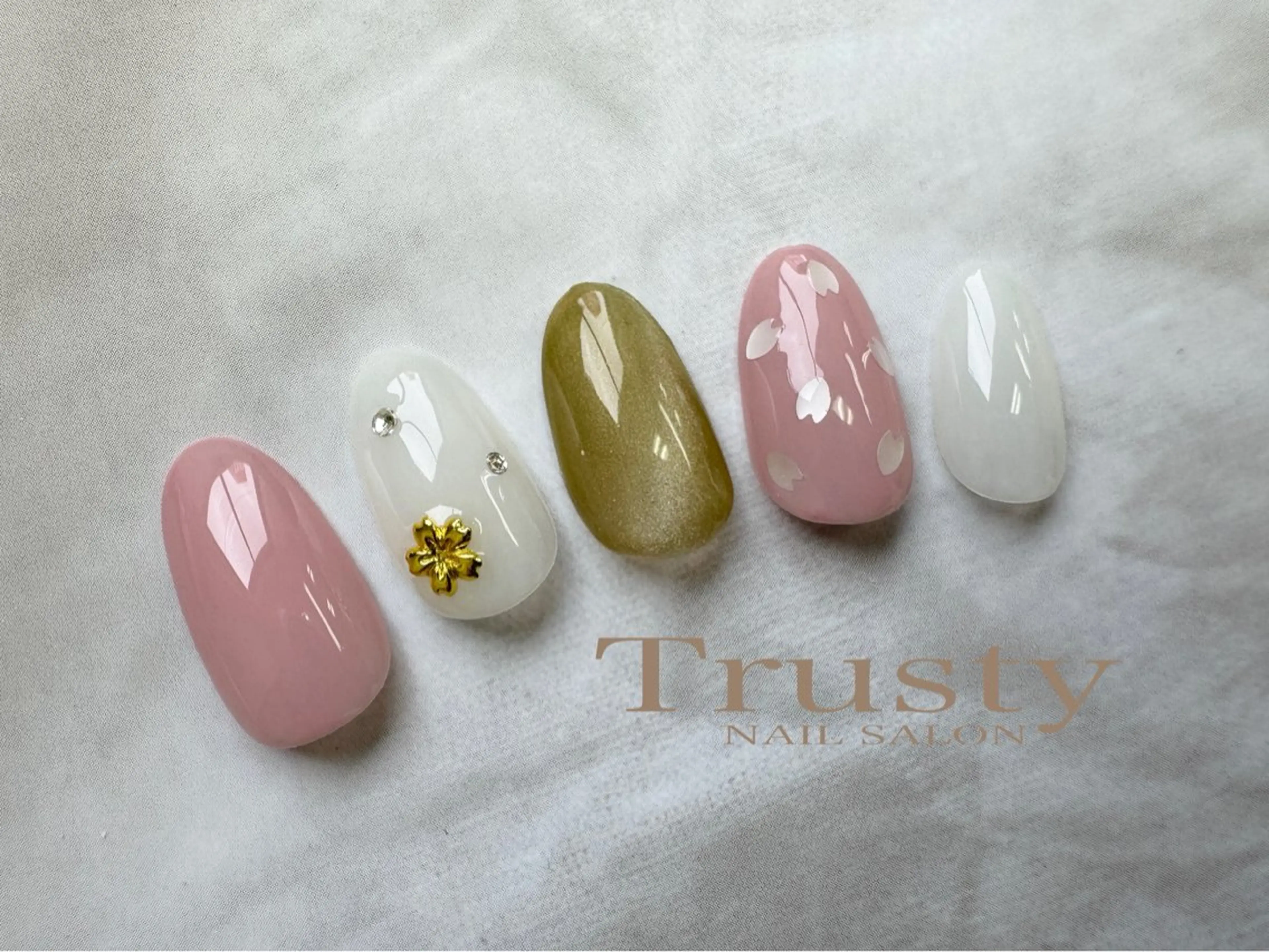 ネイル Trusty新小岩 杉山のネイルデザイン