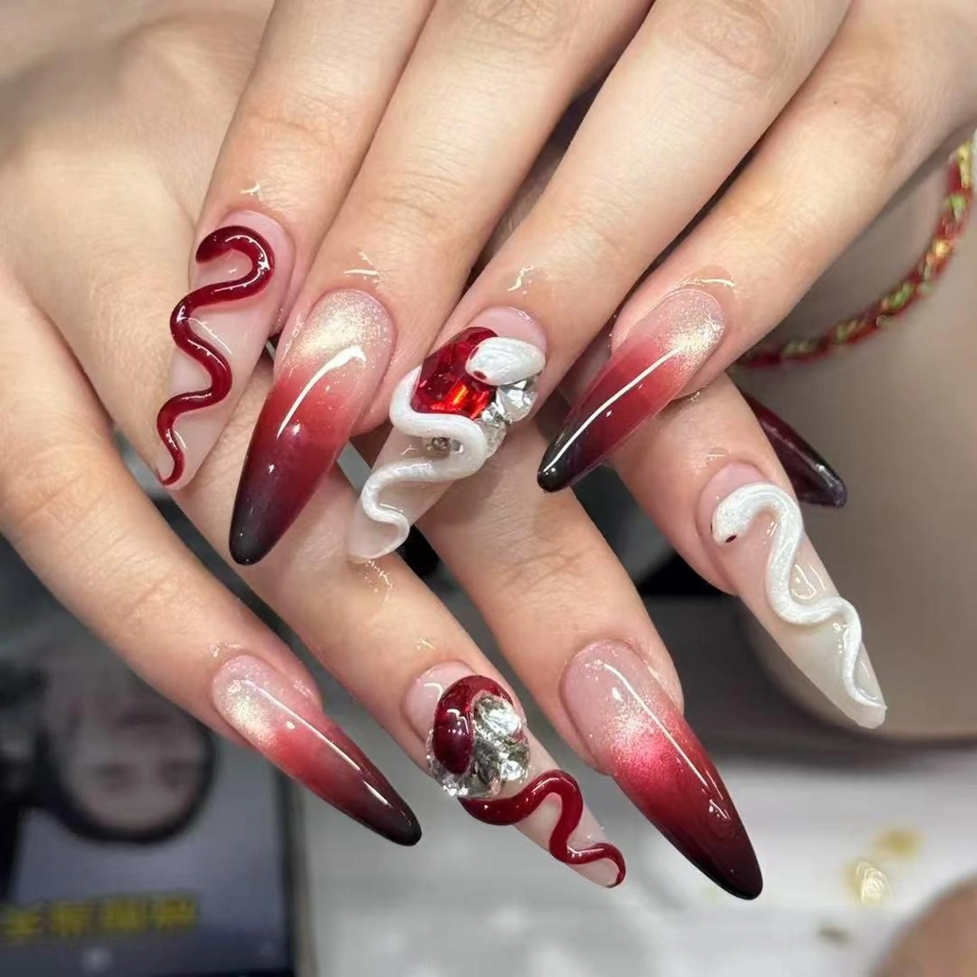 ネイル ビルドアップ ビューティー リリのネイルデザイン