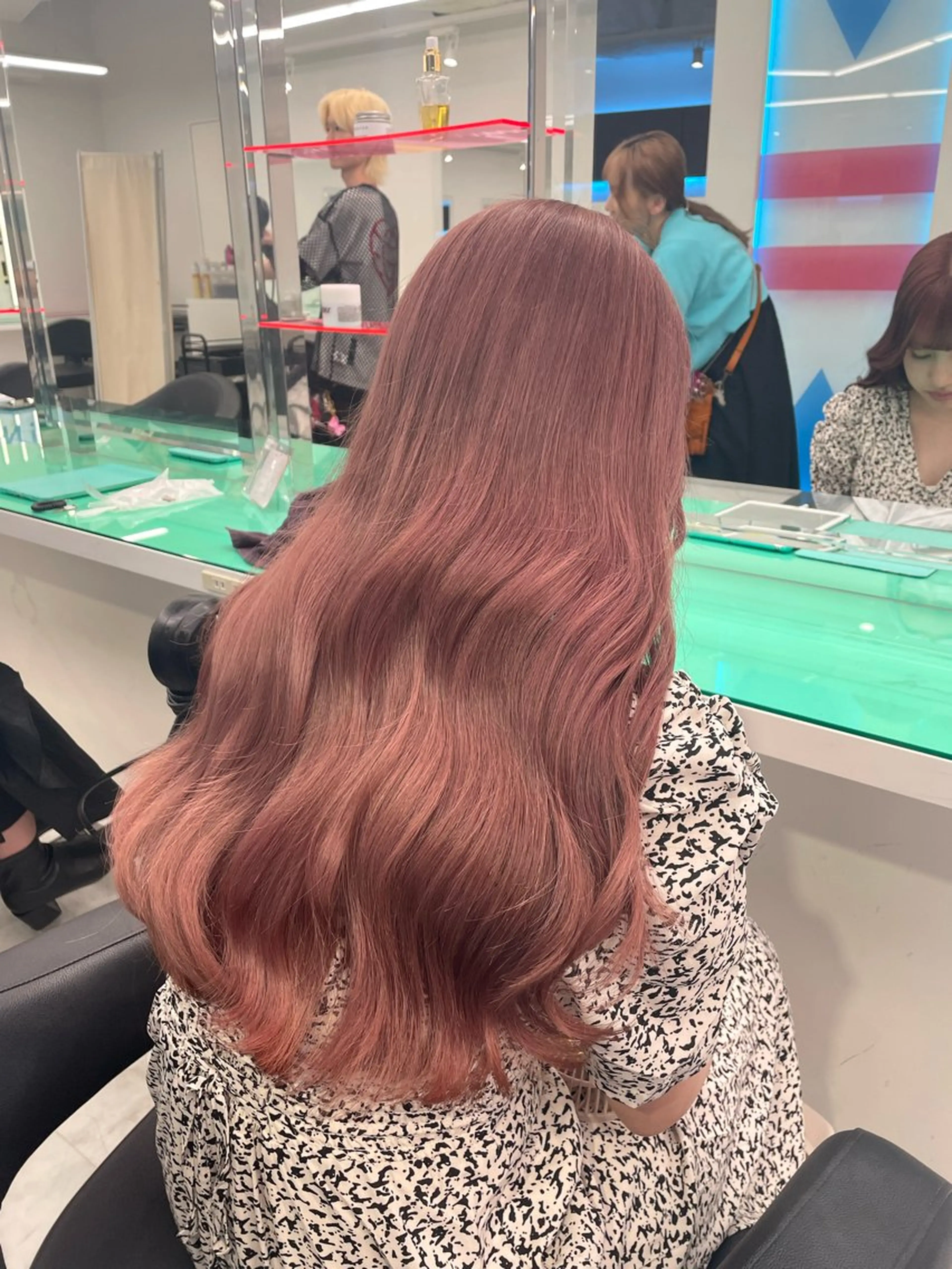 ロング カラー ハイトーンカラー ピンクカラー 中韓レイヤー/ ブラウン🤎はやとのヘアスタイル