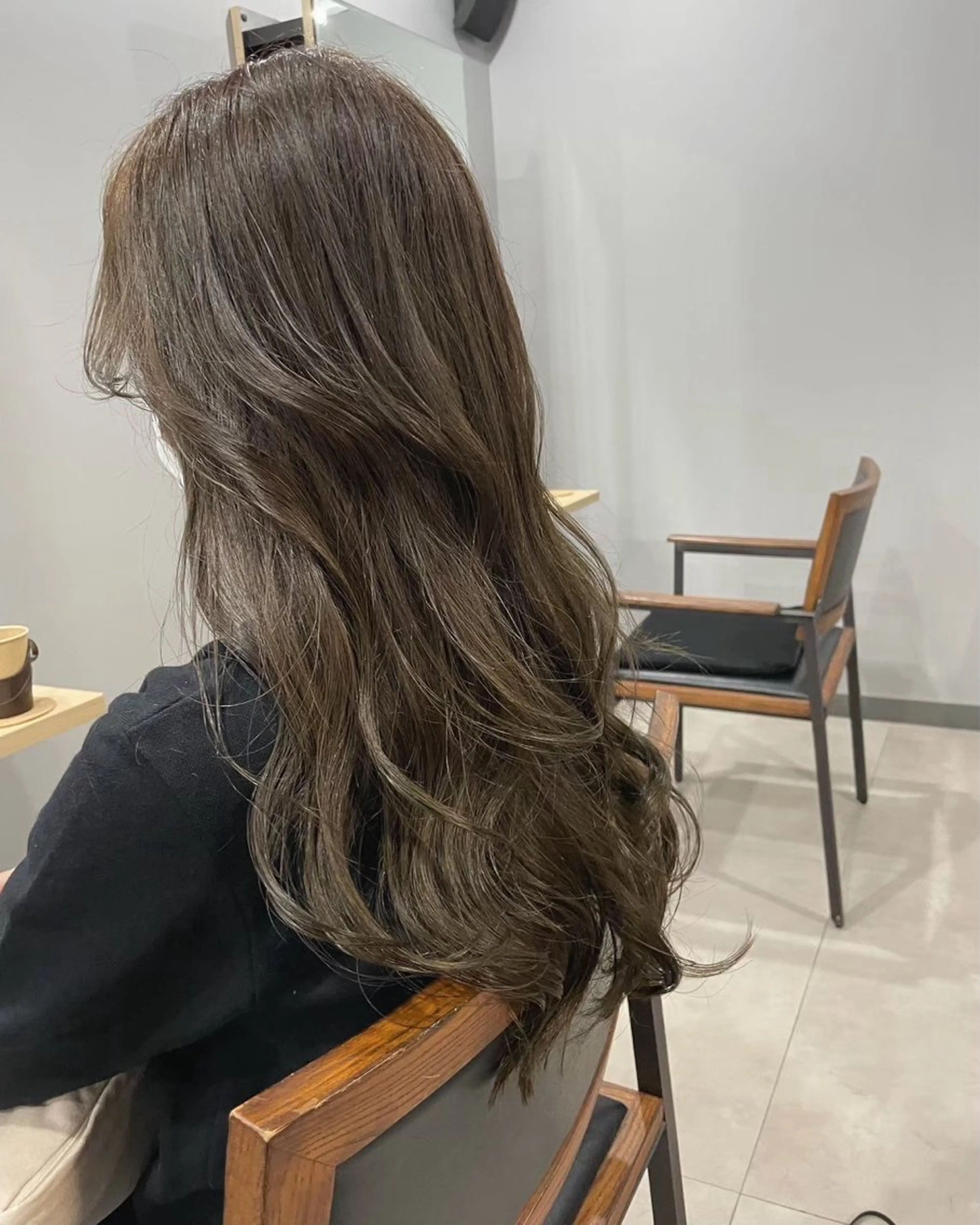 ロング カラー 🌬️attrait 髪質改善/個室サロンのヘアスタイル