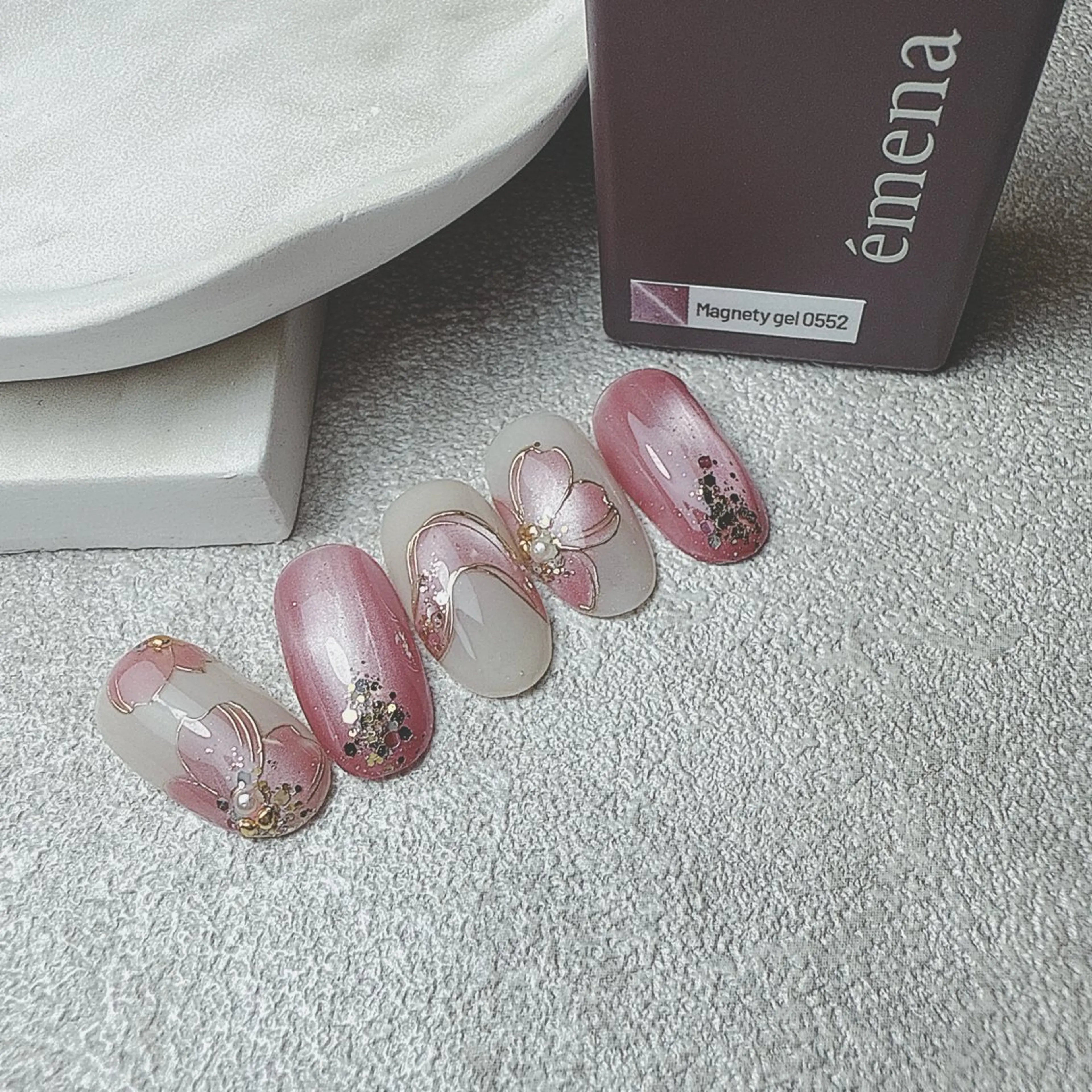 ネイル アートネイル 桜ネイル フラワーネイル ジェルネイル マグネットネイル ハンドネイル 大村 紬華のネイルデザイン