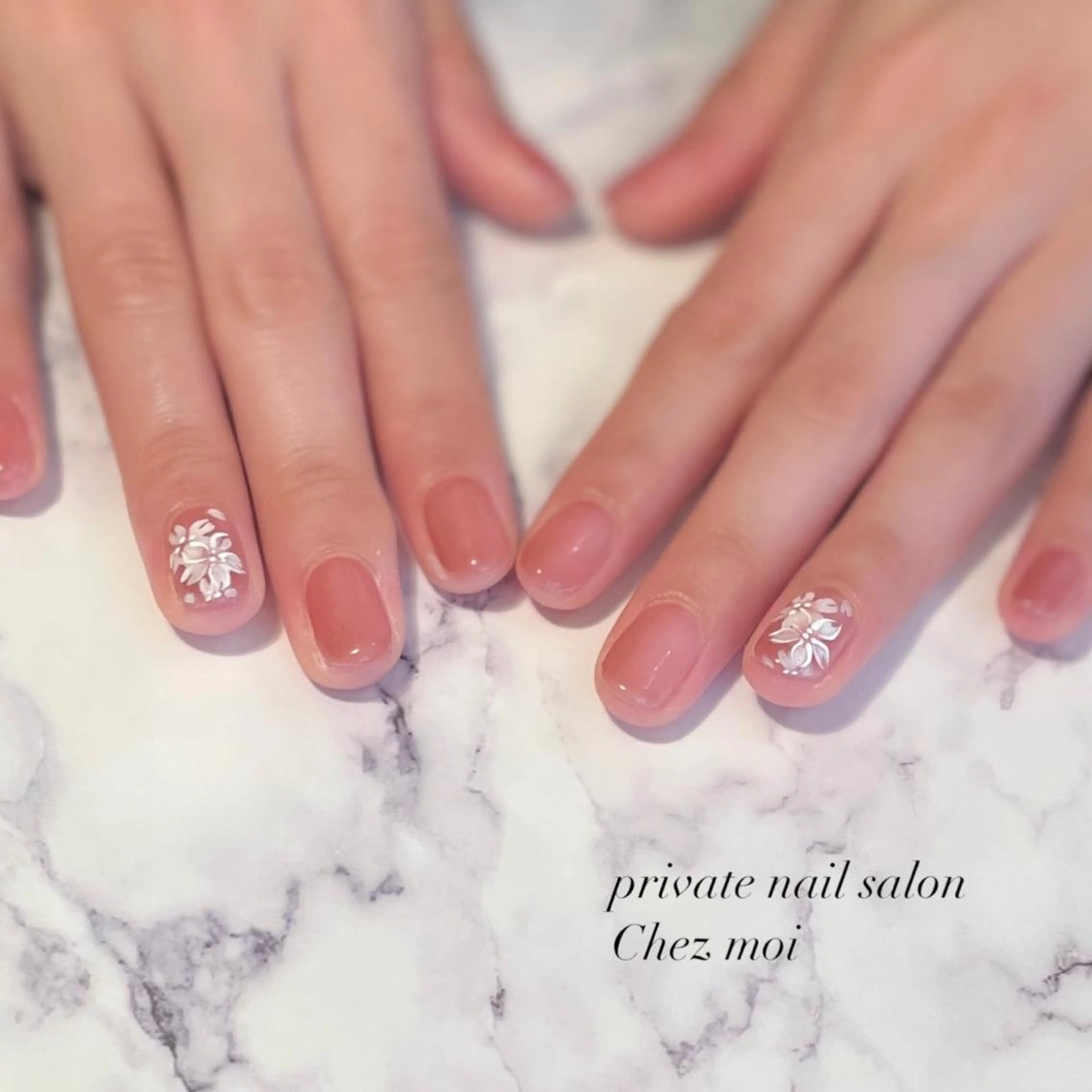 ネイル KOMINE TOMOKOのネイルデザイン