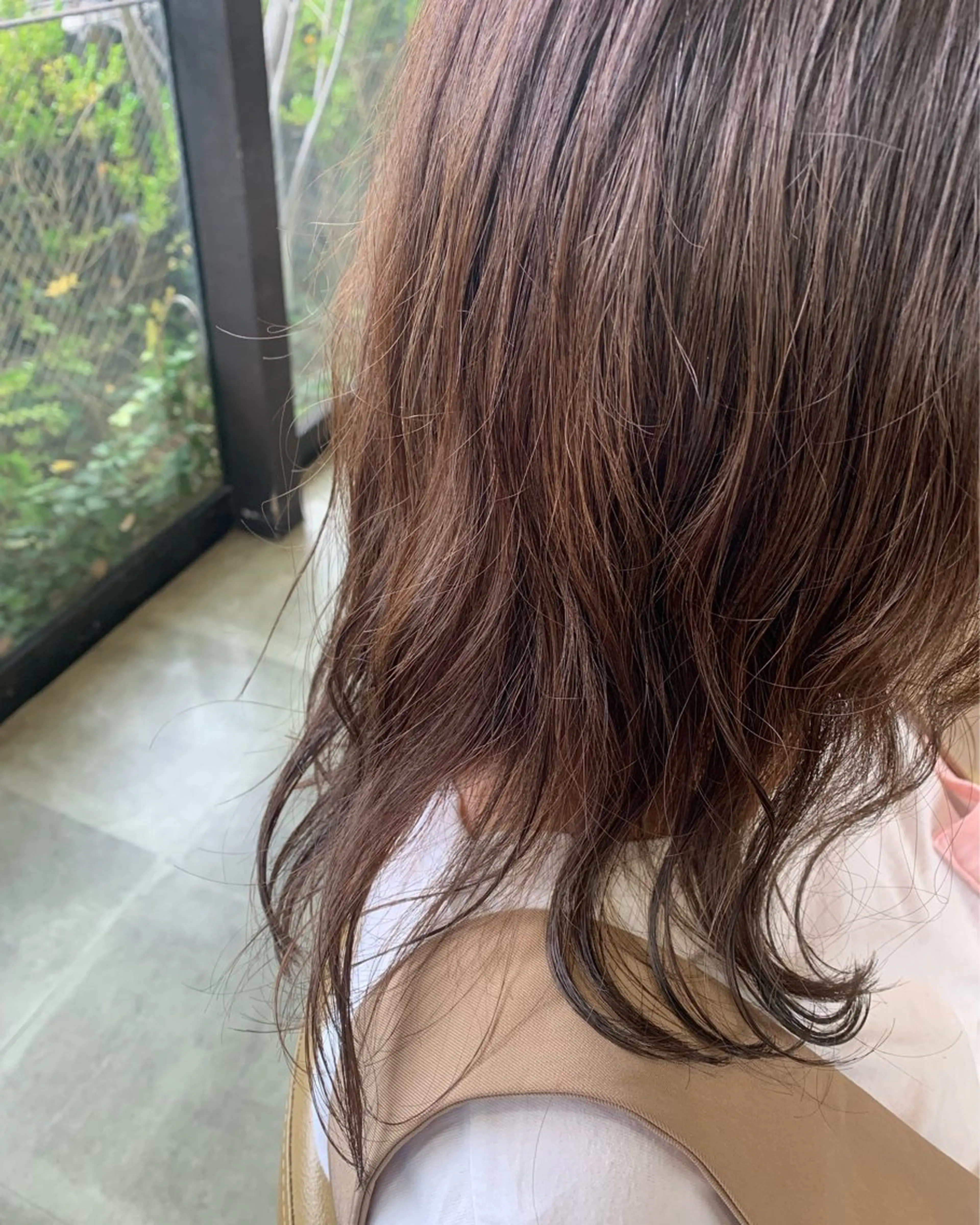 カラー ブラウンカラー 礒谷 夏帆のヘアスタイル