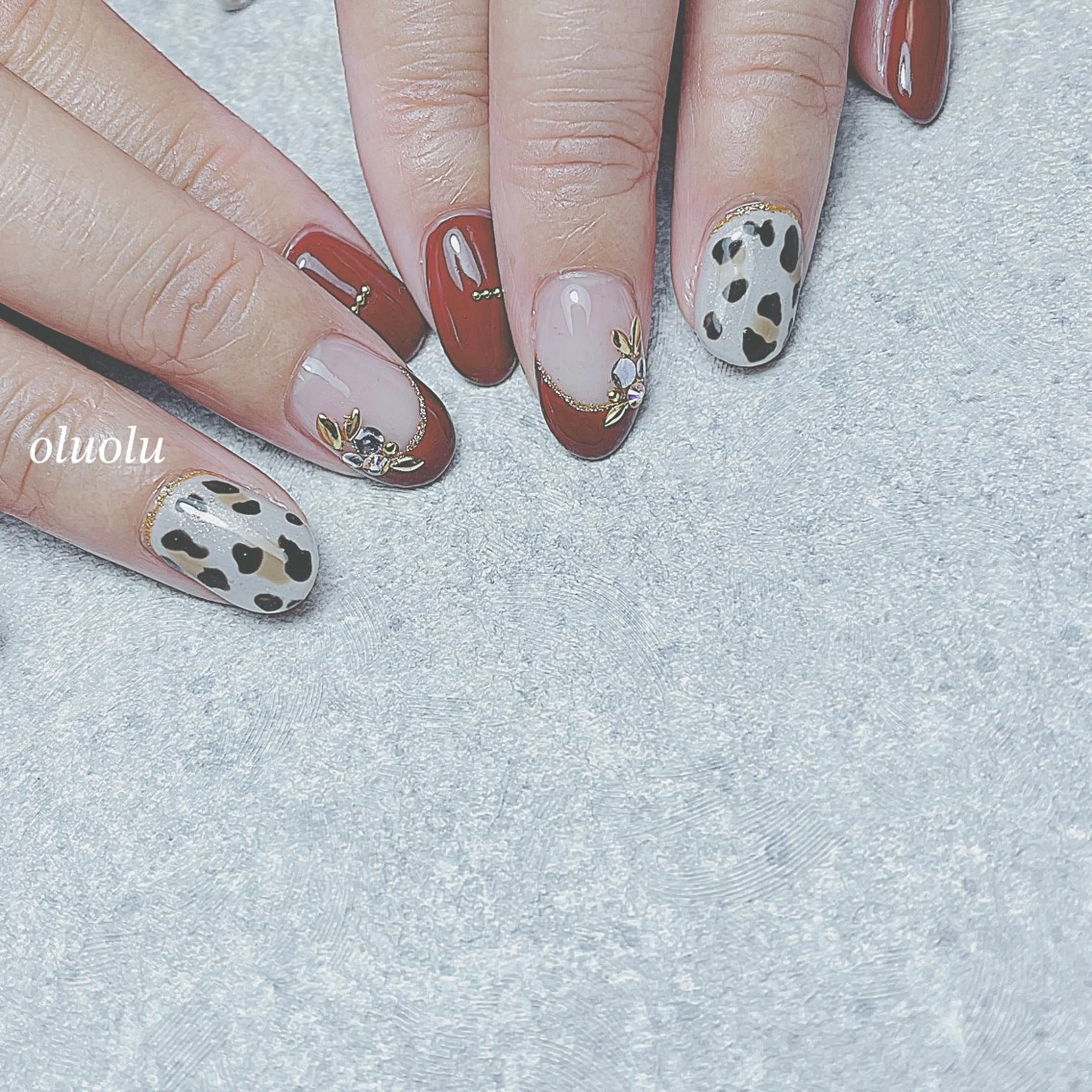 ネイル アニマル柄 アートネイル ボルドー フットネイル ニュアンスネイル ハンドネイル 大村 紬華のネイルデザイン