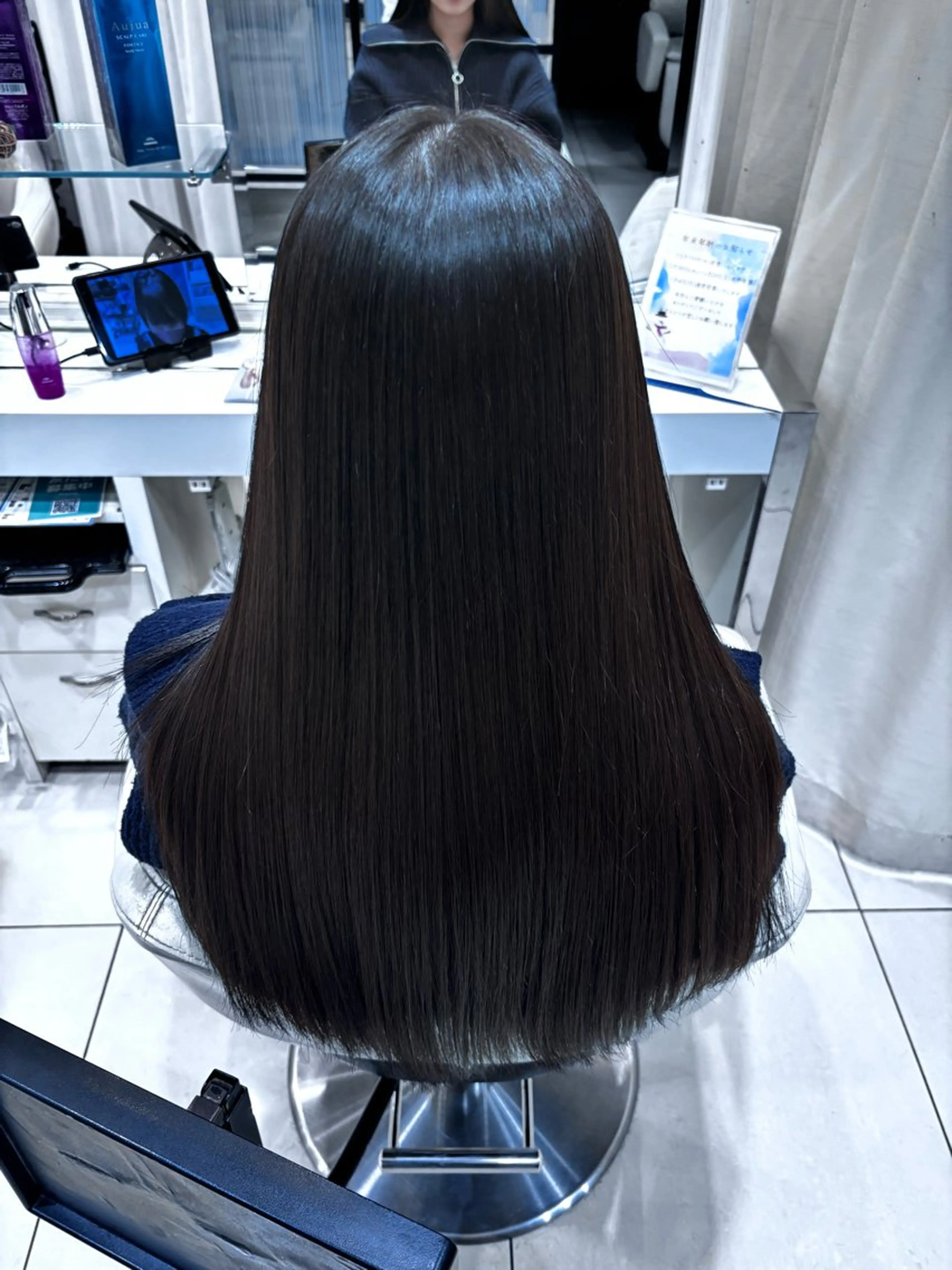 【髪質改善✨】 ピンピンにならない地毛風 縮毛矯正 ➕中間処理CMCトリートメント🌙 〔ミディアム、ロング用メニュー〕の写真