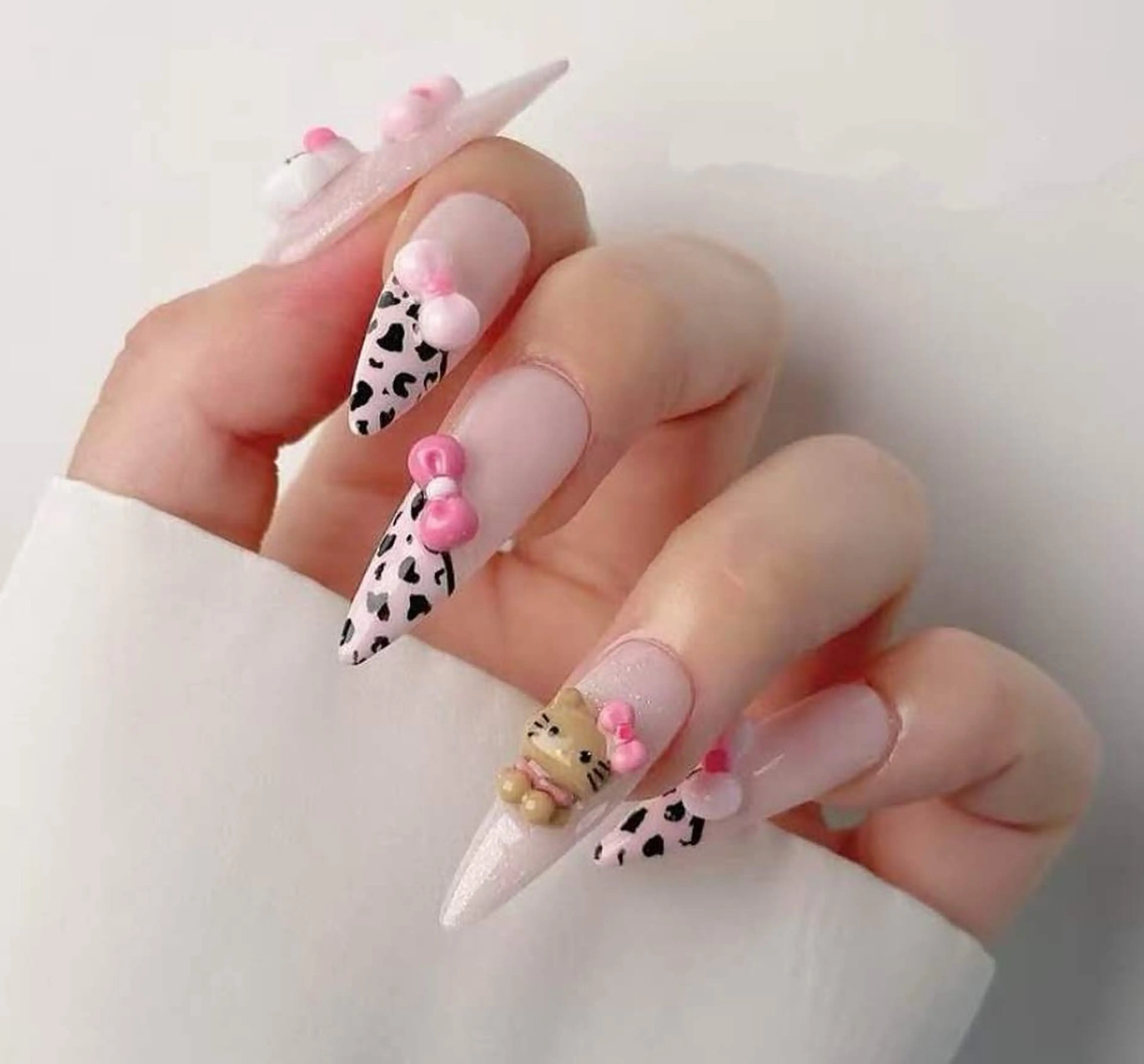 ネイル オーロラネイル フラワーネイル フットネイル フレンチネイル ジェルネイル ハンドネイル 相沢 さやかのネイルデザイン