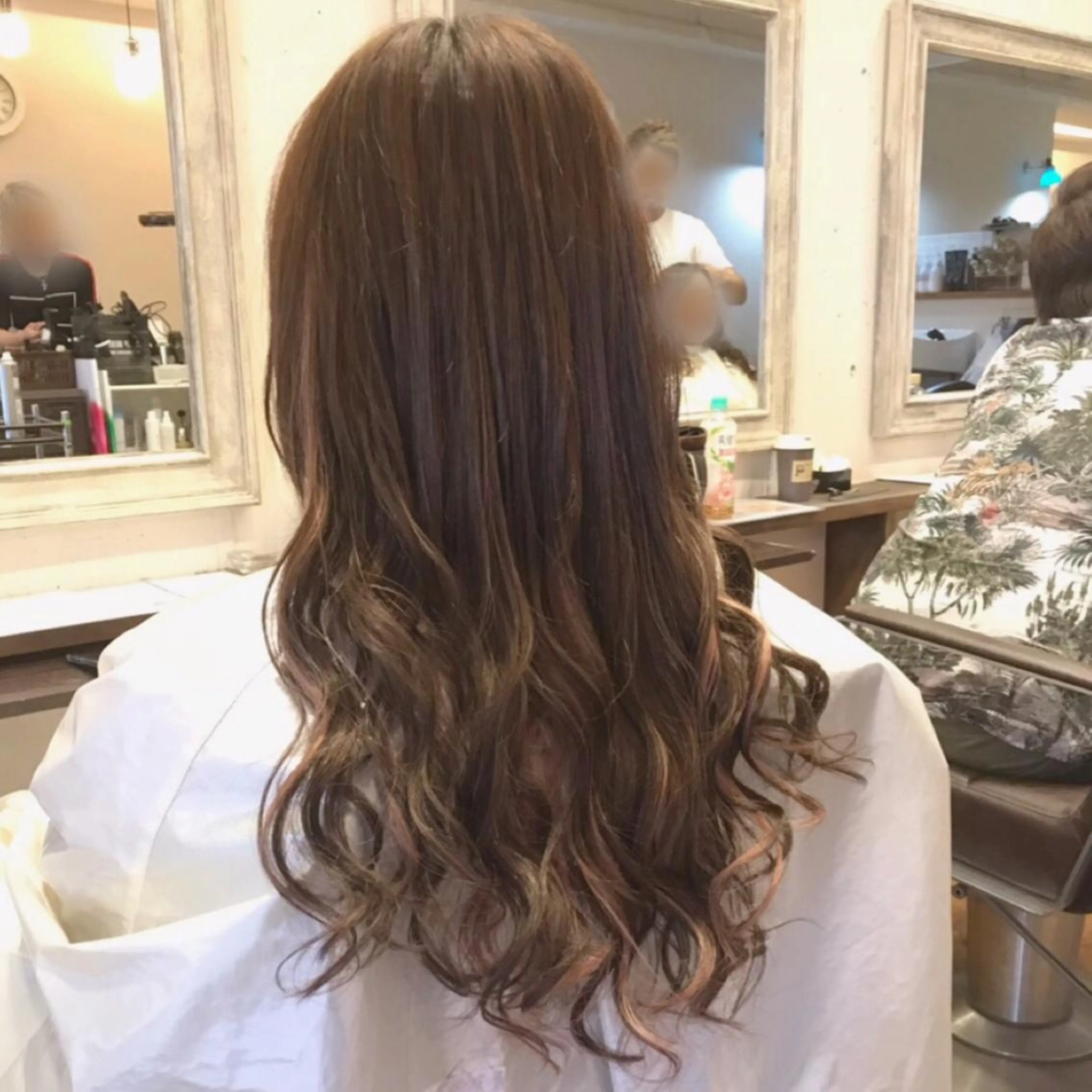 ロング GRANDE アオキのヘアスタイル