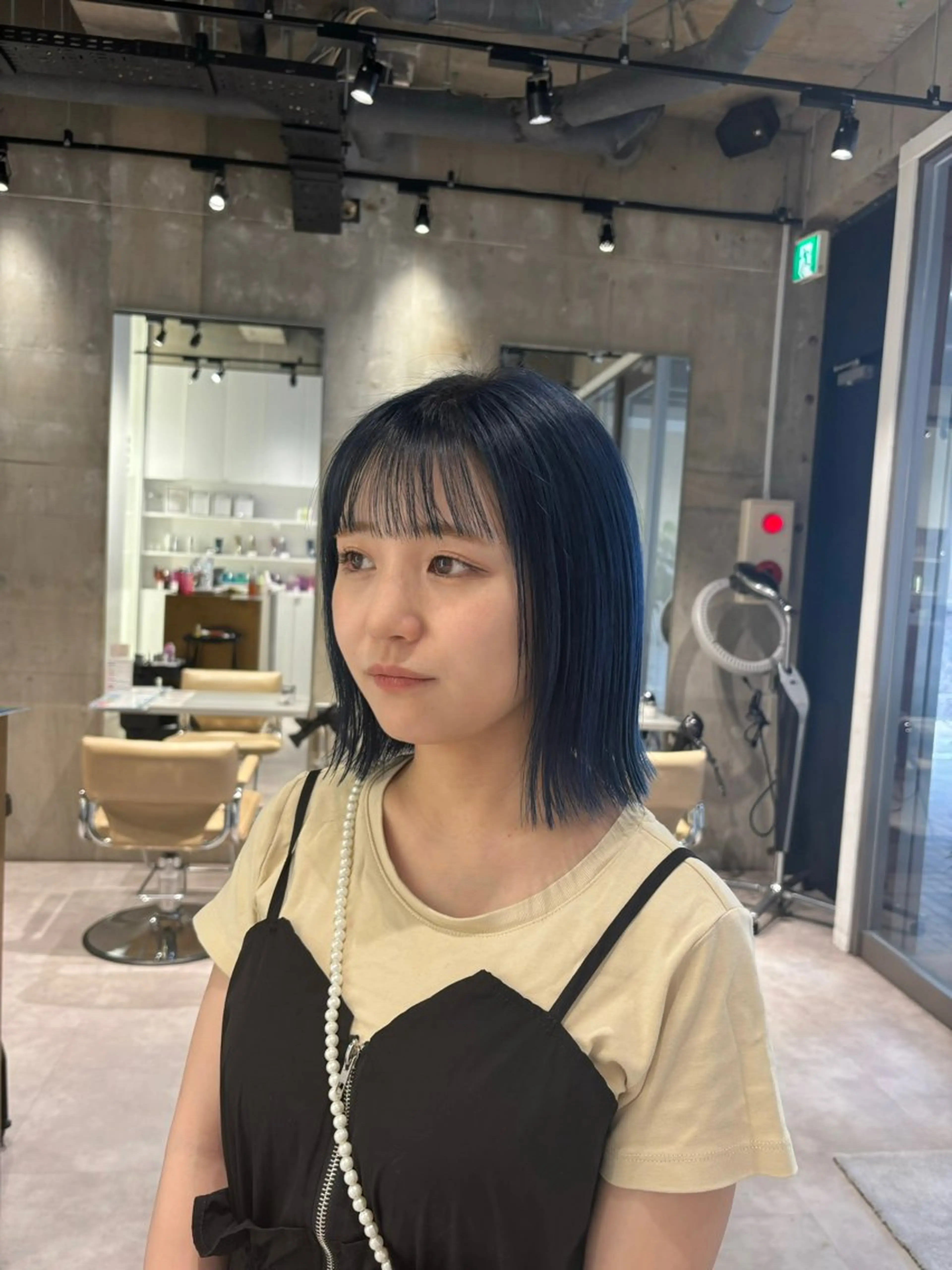 ミディアム カラー ブルーカラー ブルーグレー ヘアカラー mina🪐立川駅/ レイヤー/ボブのヘアスタイル