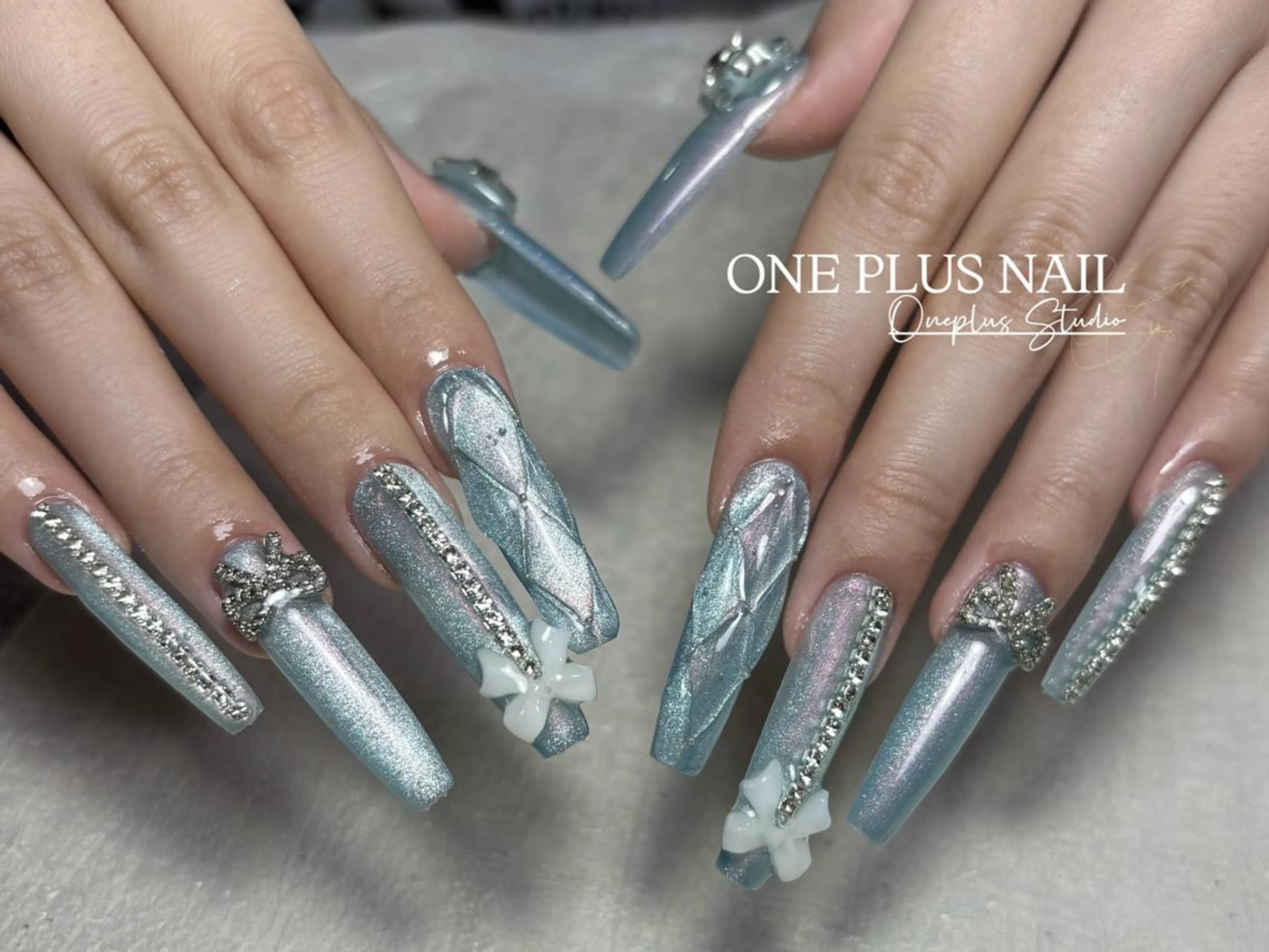 ネイル アートネイル オーロラネイル ガーリー キラキラネイル 韓国ネイル One plus StudioNailのネイルデザイン