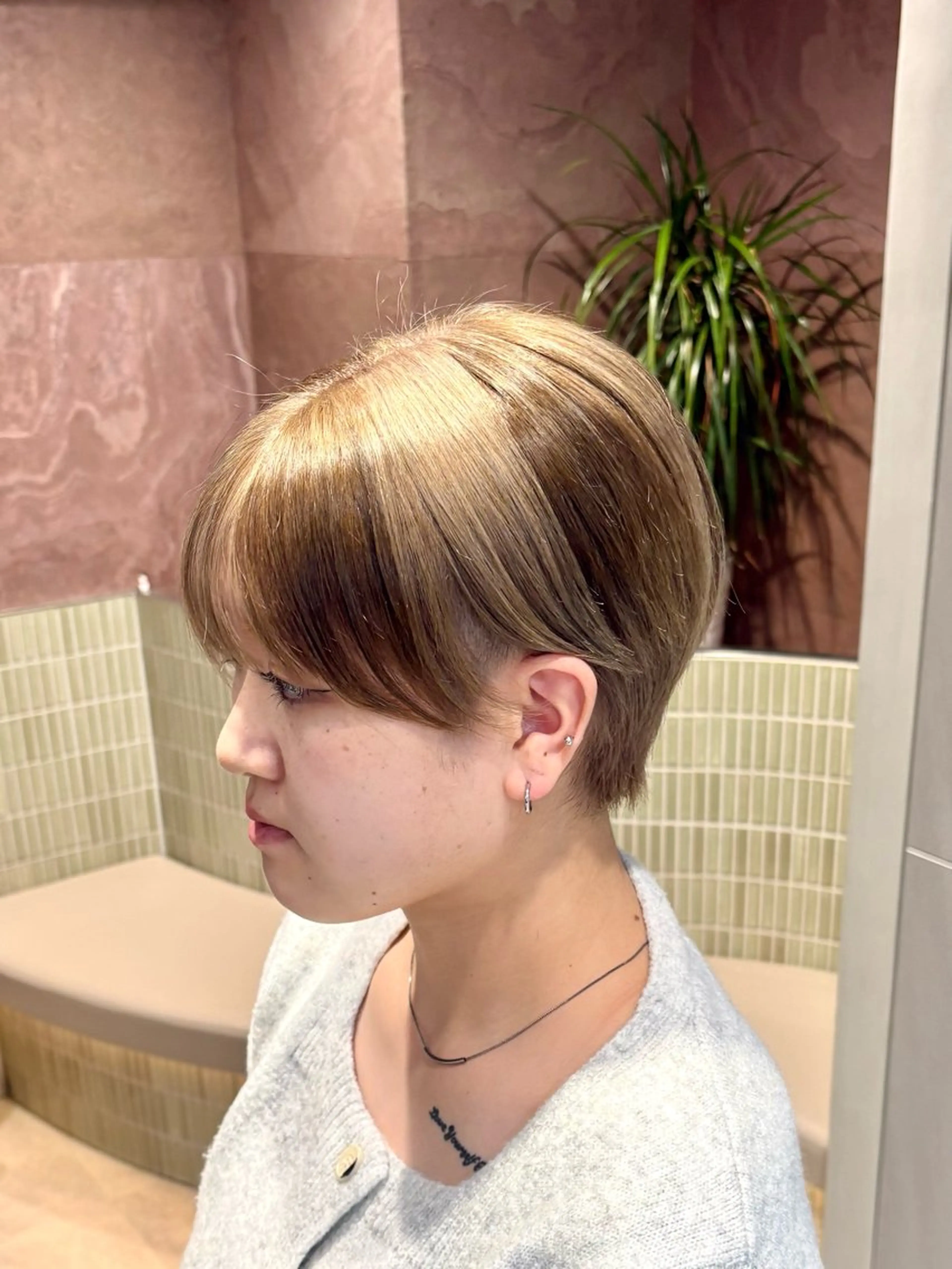 ショート カット ヘアカラー トリートメント 🩵縮毛矯正/ブリー チ/髪質改善/いつかのヘアスタイル