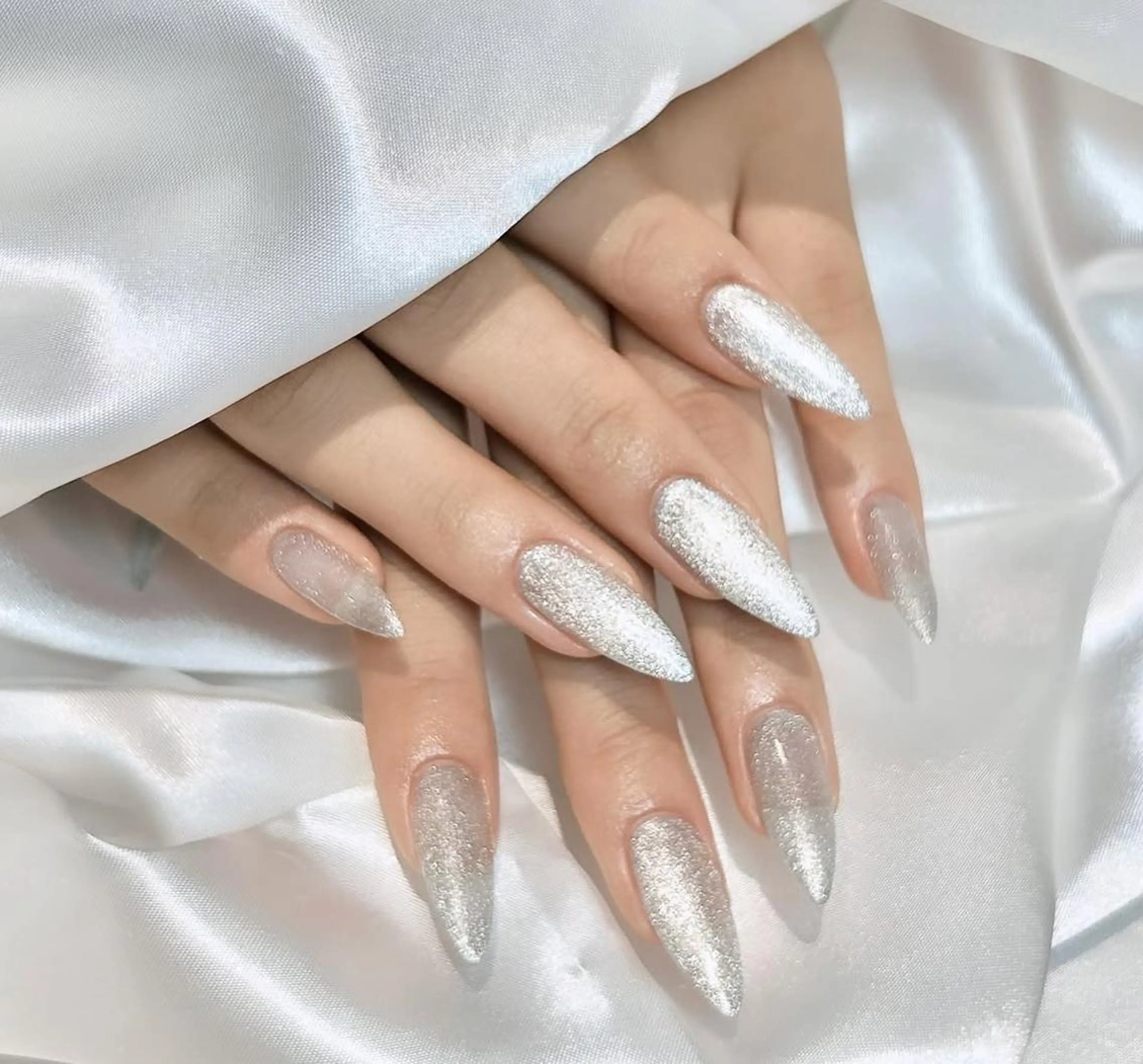 ネイル WISTERIA SAKAEのネイルデザイン