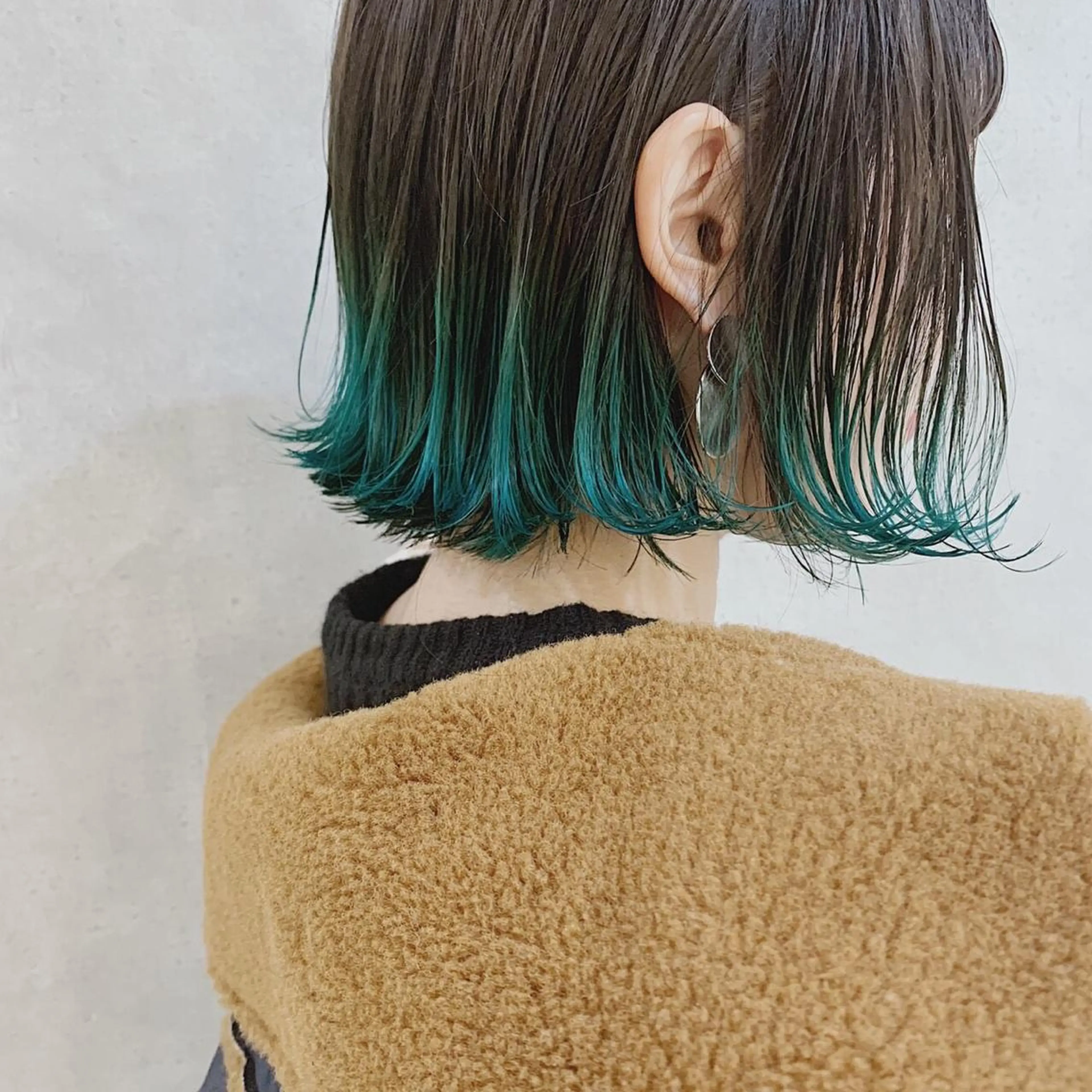 ミディアム カラー ブリーチ ケアブリーチ 外ハネヘア _WHITE 難波本店のヘアスタイル