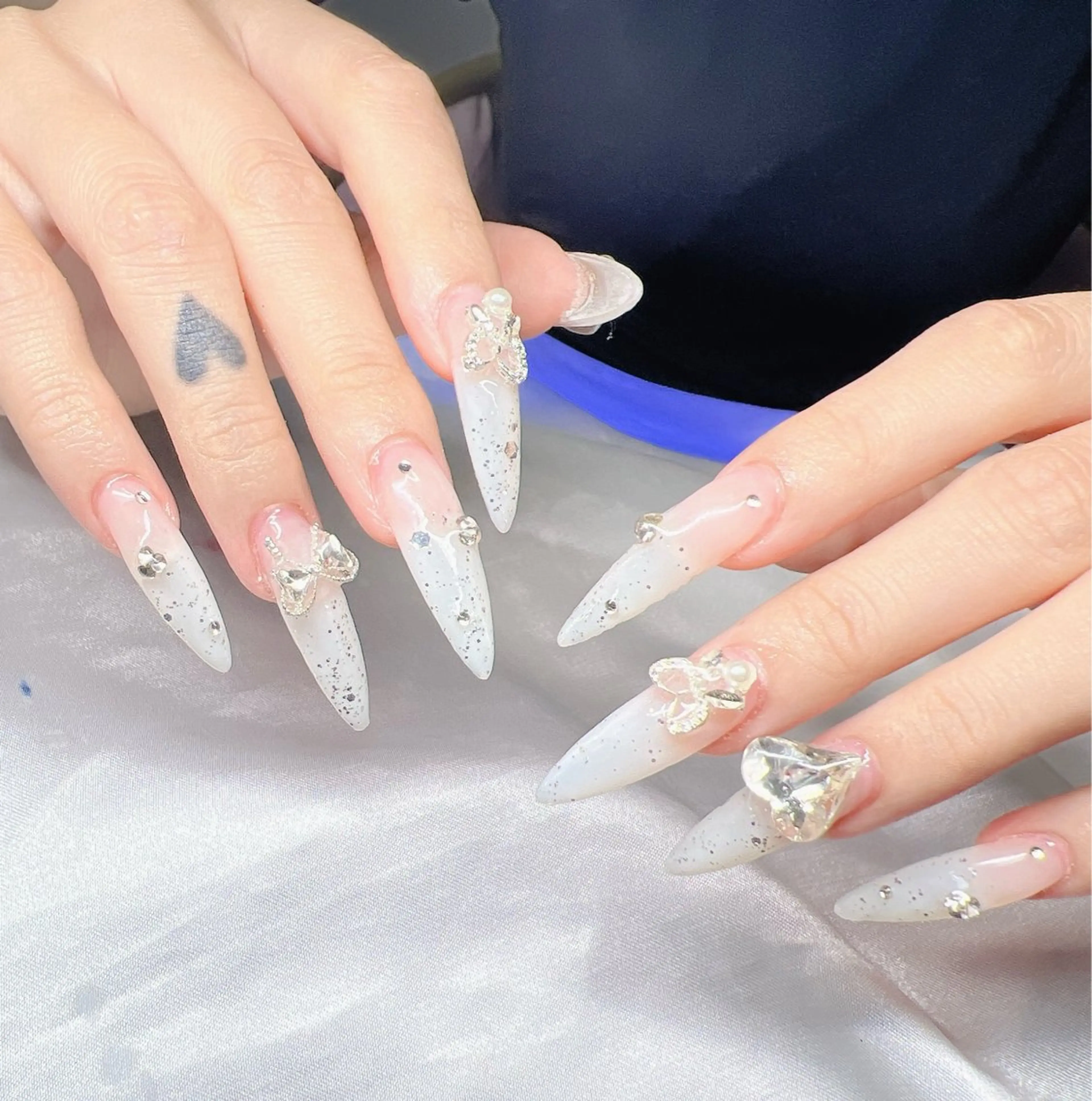 ネイル ハンドネイル Lee Nailsのネイルデザイン