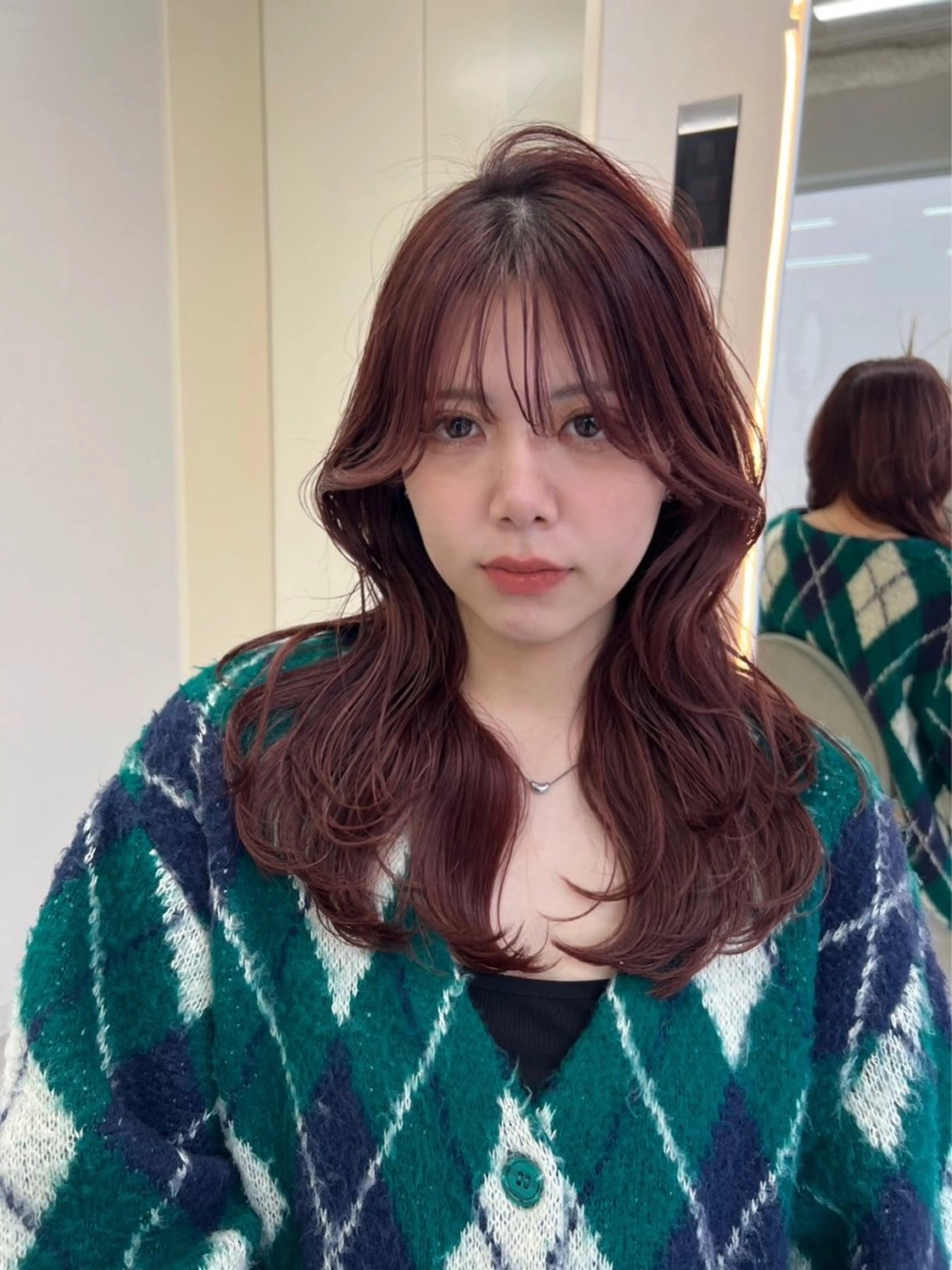 セミロング カット ヘアカラー maya レイヤーカットのヘアスタイル