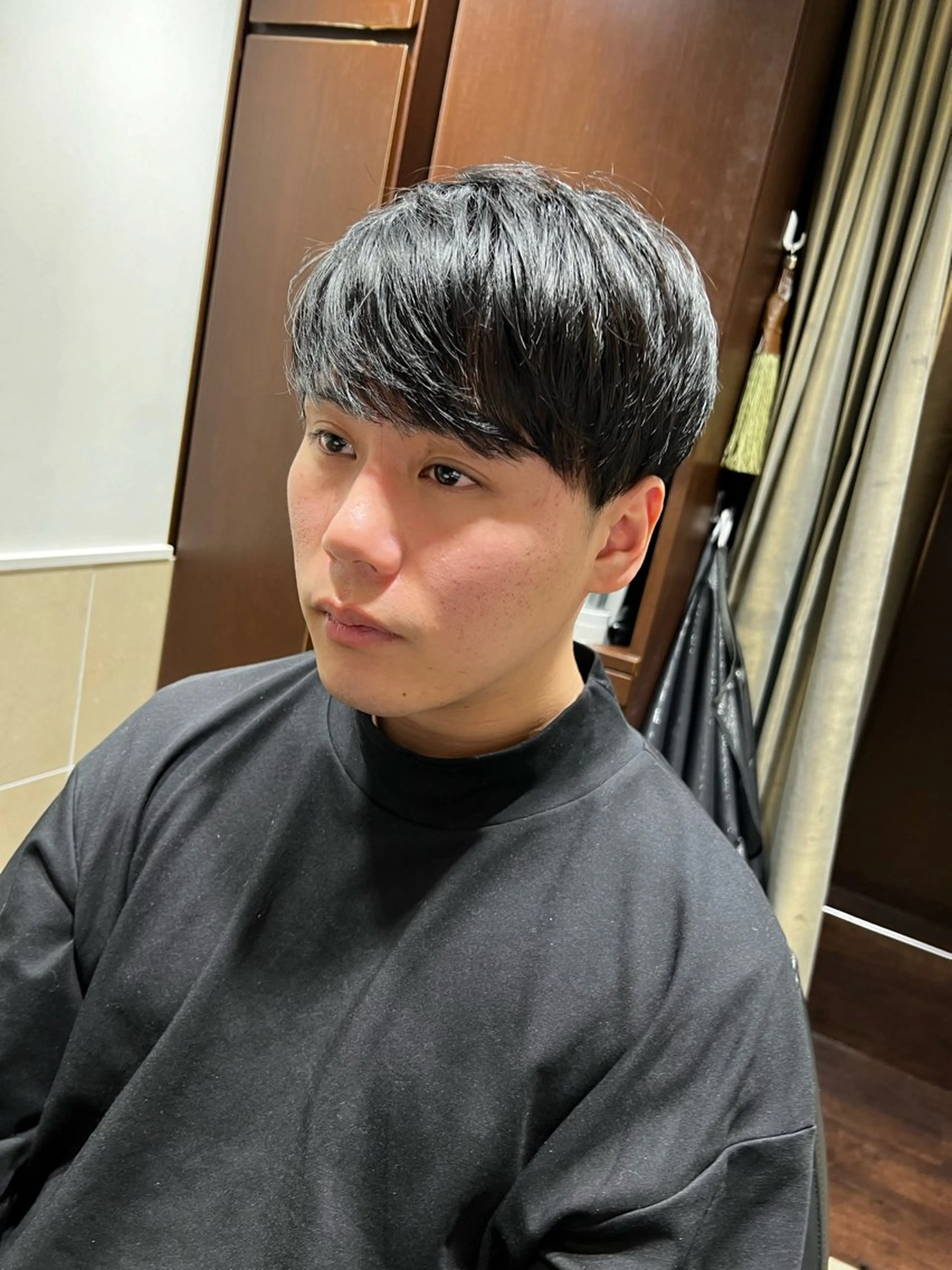 ミディアム 杉原 慶祐のヘアスタイル