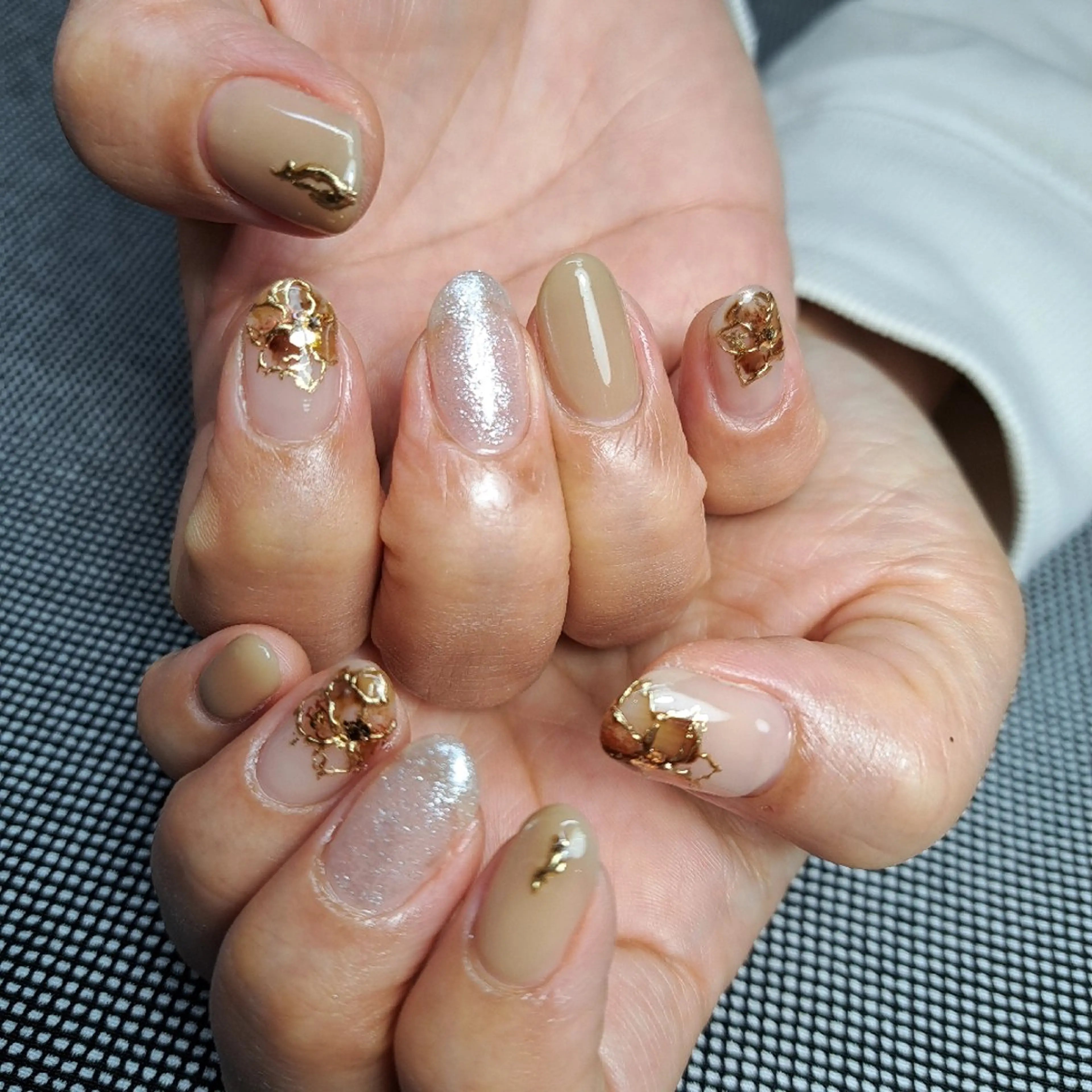 ネイル ミラーネイル HAYASHI  Nのネイルデザイン