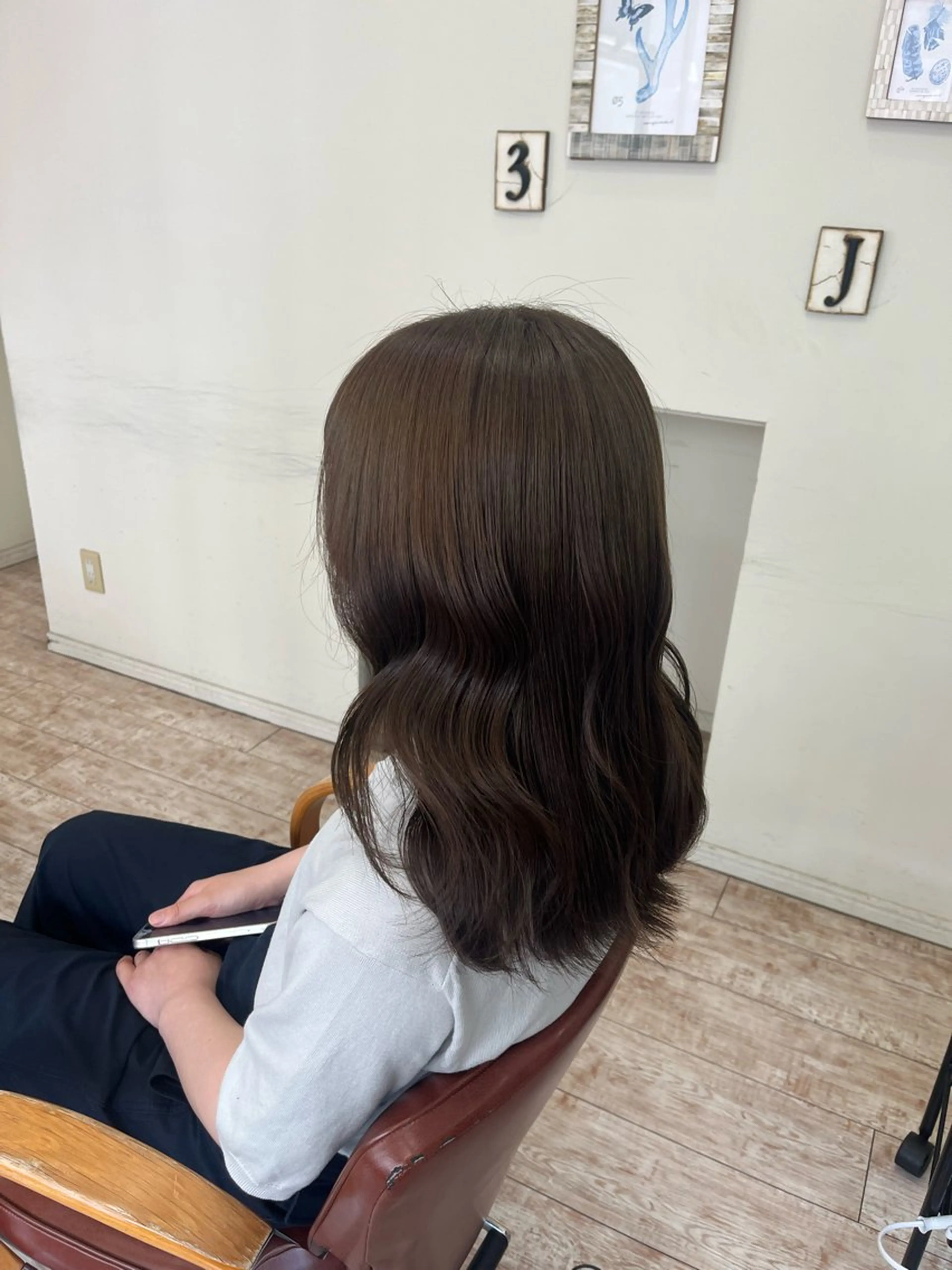 セミロング カット ヘアカラー 【艶髪カラー】 omiのヘアスタイル