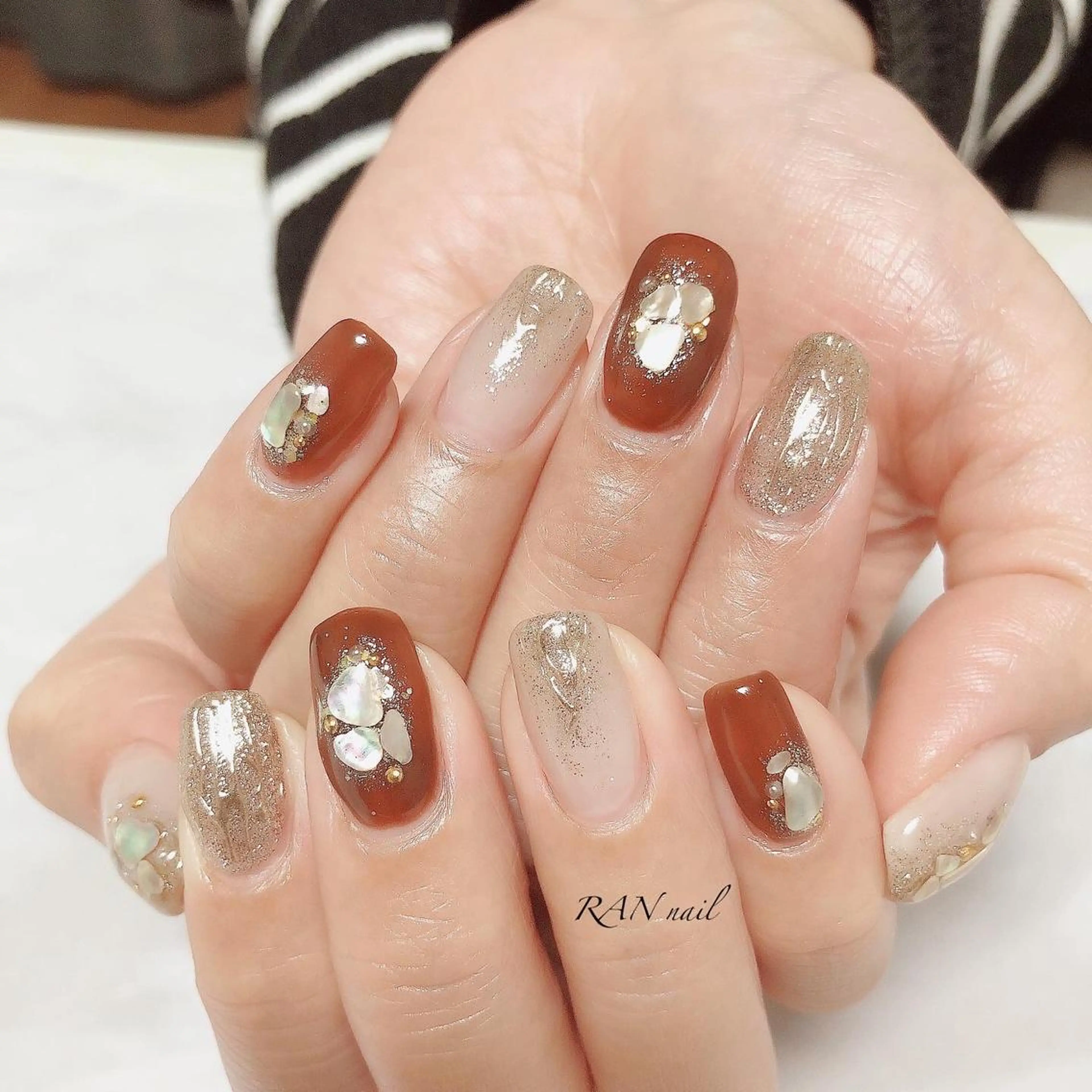 ネイル ブラウン ジェルネイル キラキラネイル ラメ(グリッター) ニュアンスネイル RAN nail 〜ランネイル〜所属・RAN nailのネイルデザイン
