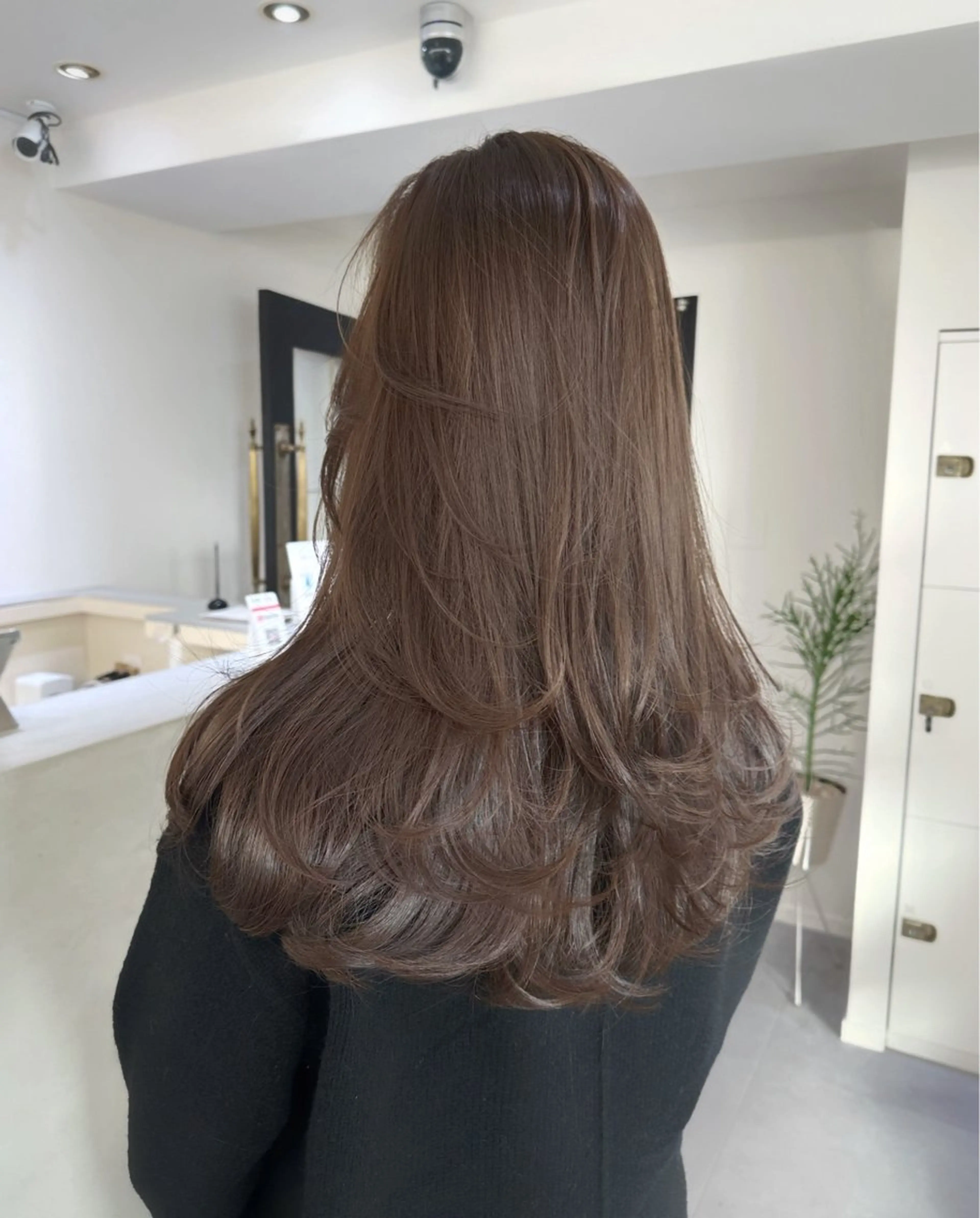 ロング カラー AHNKISM所属・似合わせカット💎 トレンドレイヤーのヘアスタイル