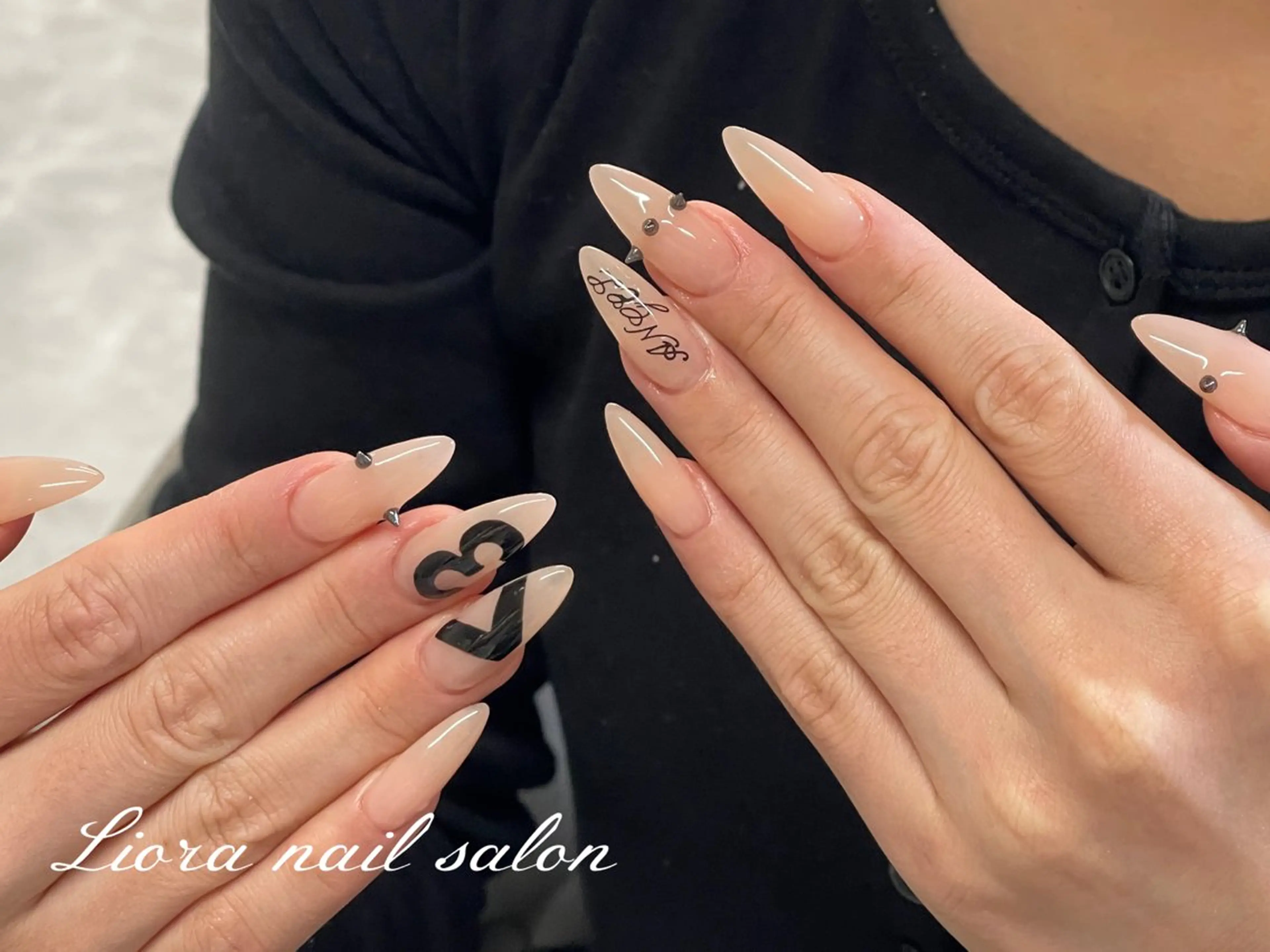 ネイル チークネイル フットネイル フレンチネイル ジェルネイル ガーリー ハンドネイル Liora nail スカルプ専門店のネイルデザイン