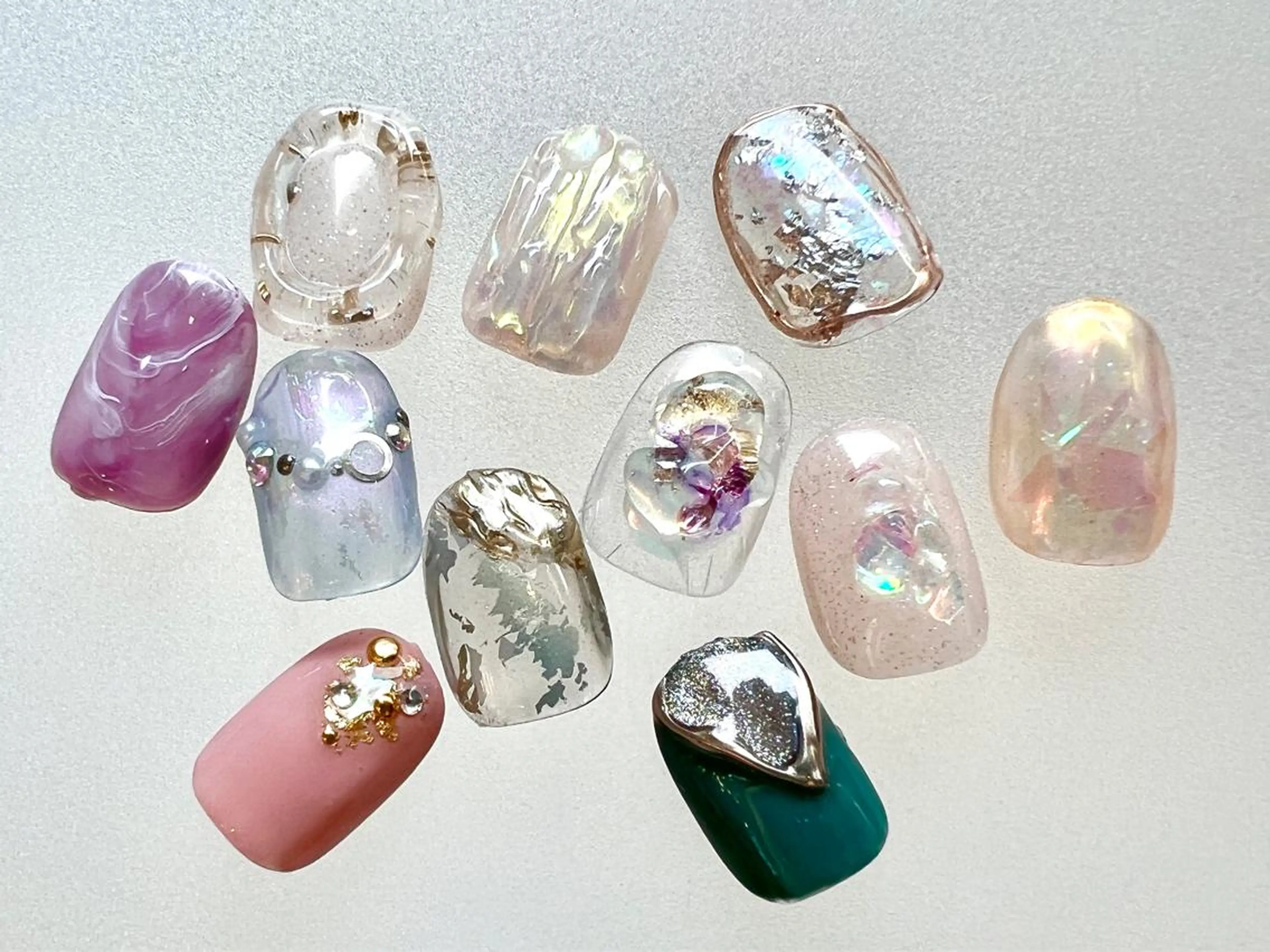 ネイル REHTOF ｜朝7時Open☀️のネイルデザイン